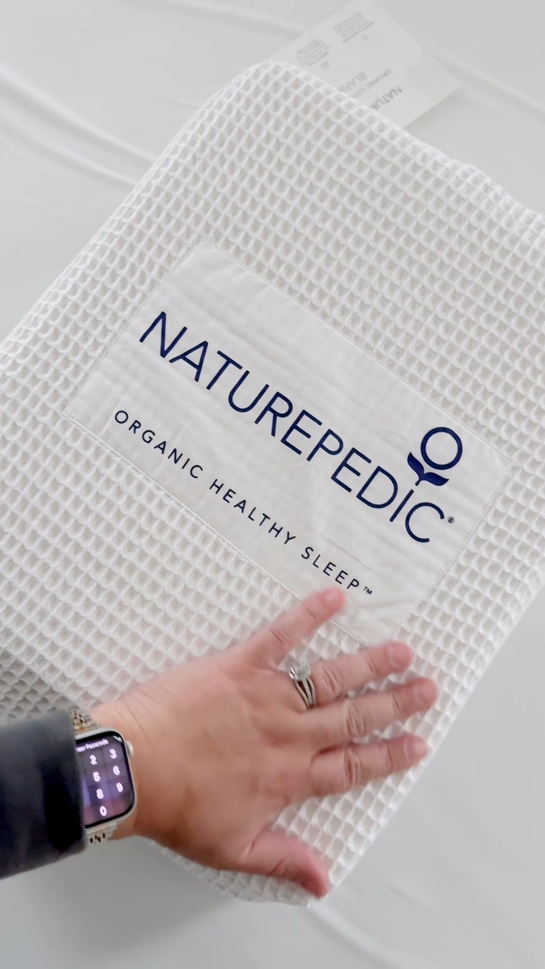 @Naturpedic #Naturpedic #ad
#HolidayGiftGuide #GiftsUnder180
#LuxuryForLess #OrganicLuxury

#LTKSaleAlert #LTKHome #LTKFindsUnder100