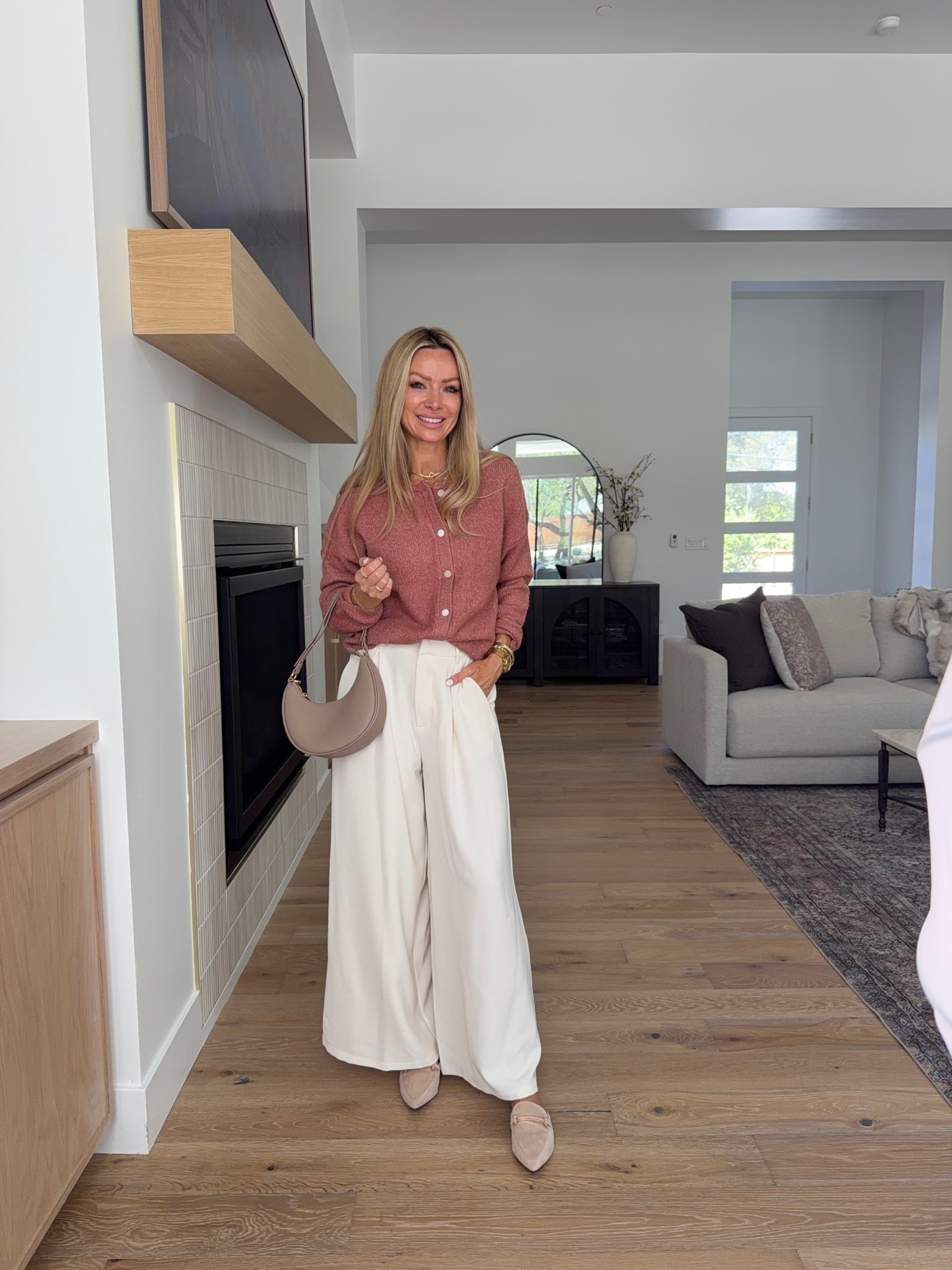 My latest Amazon capsule wardrobe might be my favorite one yet 🤎 comment AMAZON and I’ll send you the info

I wanted pieces I could start wearing now and easily transition into fall, and these Amazon finds are SO good. Think easy layers, pretty neutrals, comfortable pants, skirts you can dress up or down, and basics that actually work with more than one outfit.

I love a capsule wardrobe because getting dressed is so much easier when everything in your closet works together. Sneakers for everyday, swap in flats for something a little more polished, add a denim jacket or cardigan when it cools down…so many outfit possibilities from just a handful of pieces.

These would be perfect for teachers, work outfits, school drop-off, weekend plans, or just easy everyday fall style.

Save this one for some Amazon fall outfit inspiration 🍂 Which look would you wear first?

#amazonfashion #amazonoutfits #capsulewardrobe #falloutfits #teacheroutfits