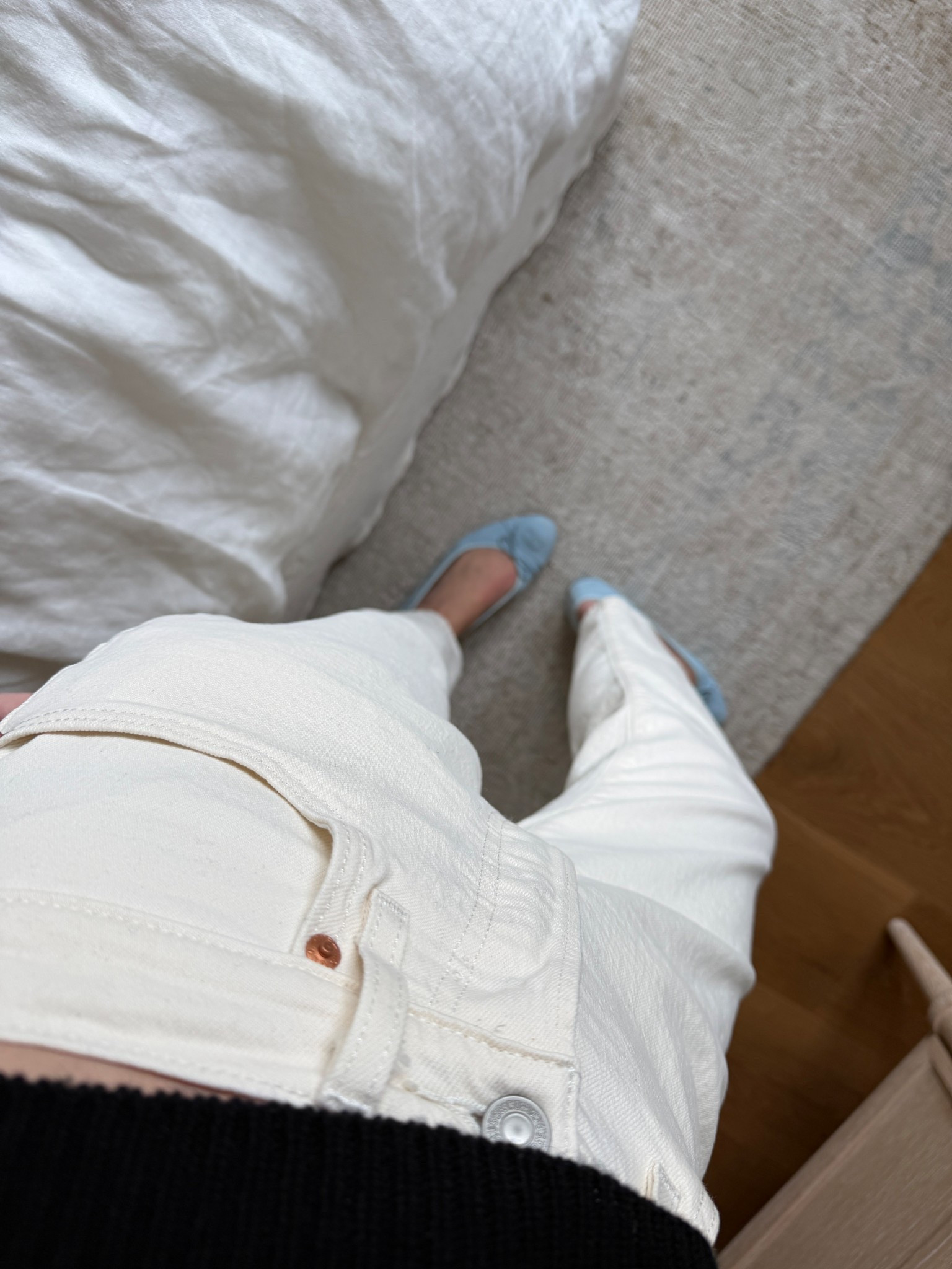 The color of these jeans are perfect — a gorgeous ivory. And wearing secondhand suede blue Chanel's but tagged a similar pair (in a style I have and love, so comfy!) 

 