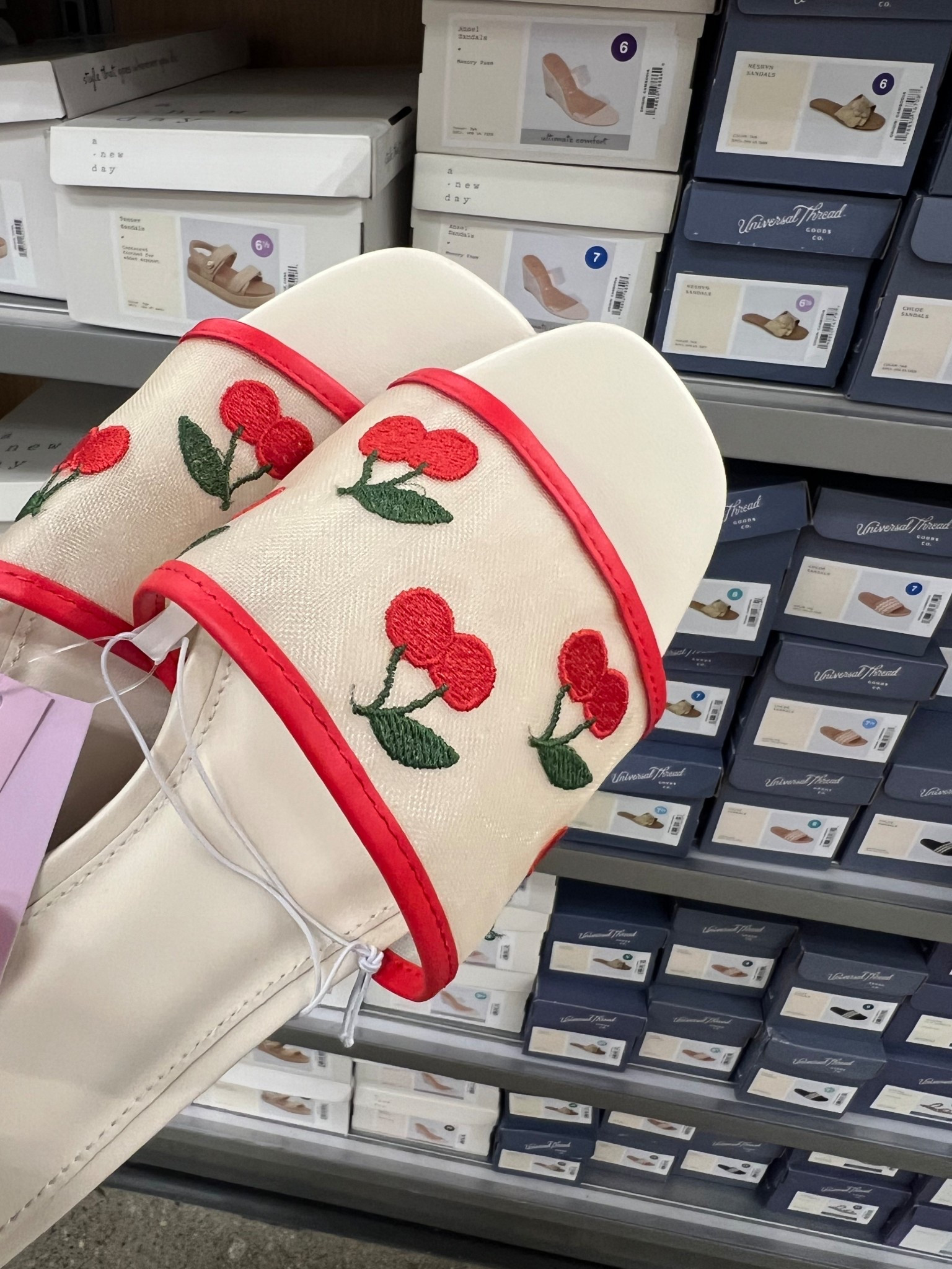 Cherry Summer Slides 🍒 
… how cute are these?!


#LTKSeasonal #LTKShoeCrush #LTKFindsUnder50