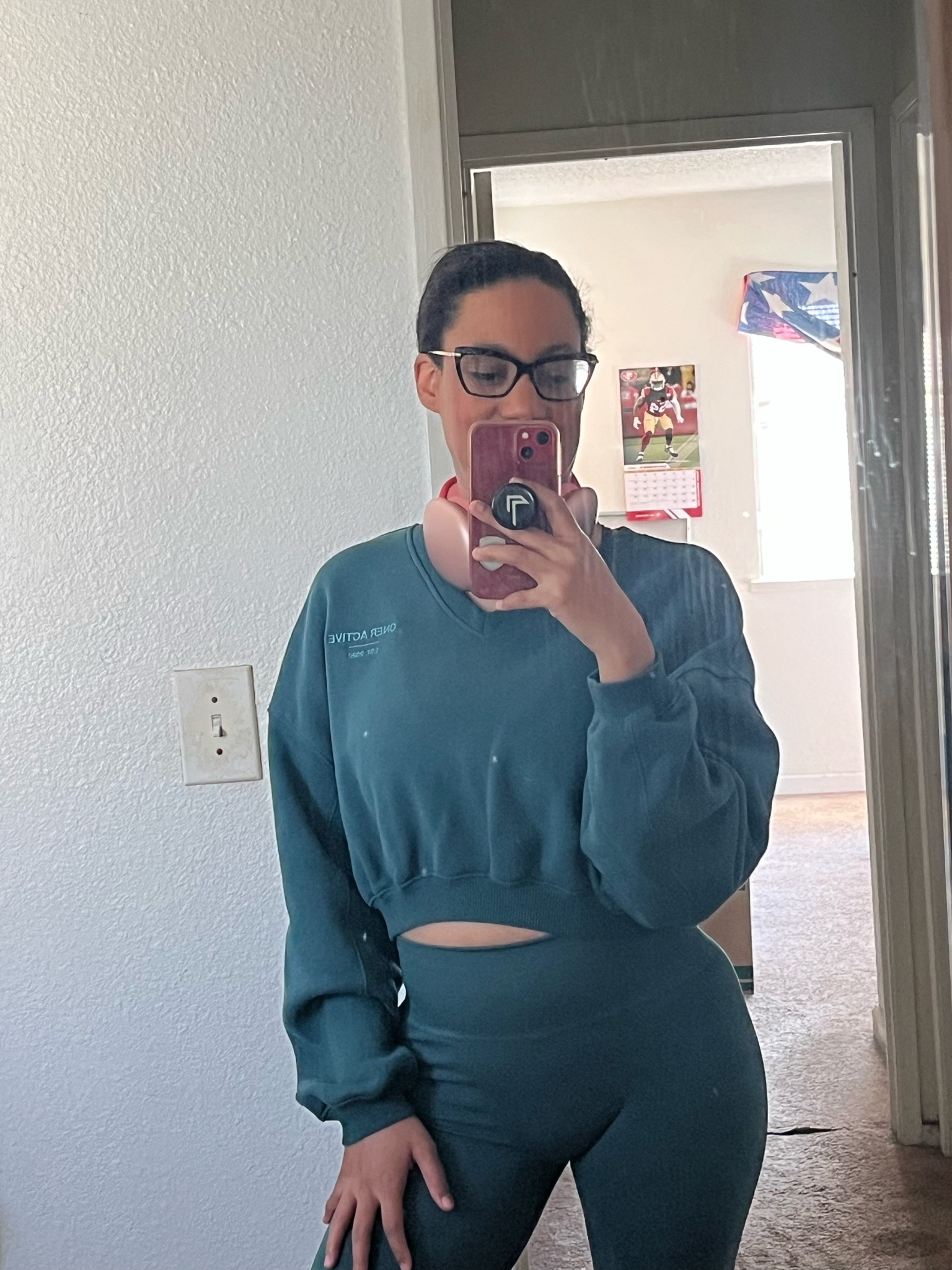 Marine teal effortless seamless leggings 
Marine teal all day 2020 crop - v- Neck sweatshirt
Air pod max 
@Apple
@oneractive 

#LTKStyleTip #LTKFitness #LTKActive