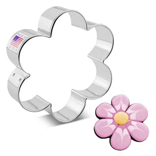 Scalloped Edge Flower Cookie Cutter 3.75" Made in USA by Ann Clark | Amazon (US)