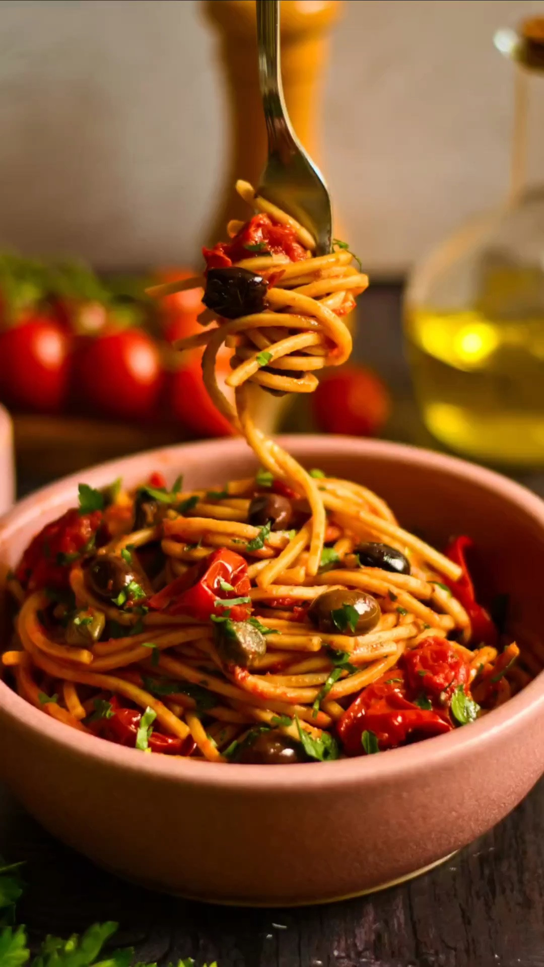 Have you tried this mind blowing Vegan Pasta Puttanesca Without Anchovies? If not, then you must check it out ASAP! 😋

Get the full recipe 👇🏼
- https://foodpluswords.com/vegan-pasta-puttanesca/
- OR seach “Food Plus Words Vegan Pasta Puttanesca” on Google

#LTKFind #LTKfamily #LTKparties