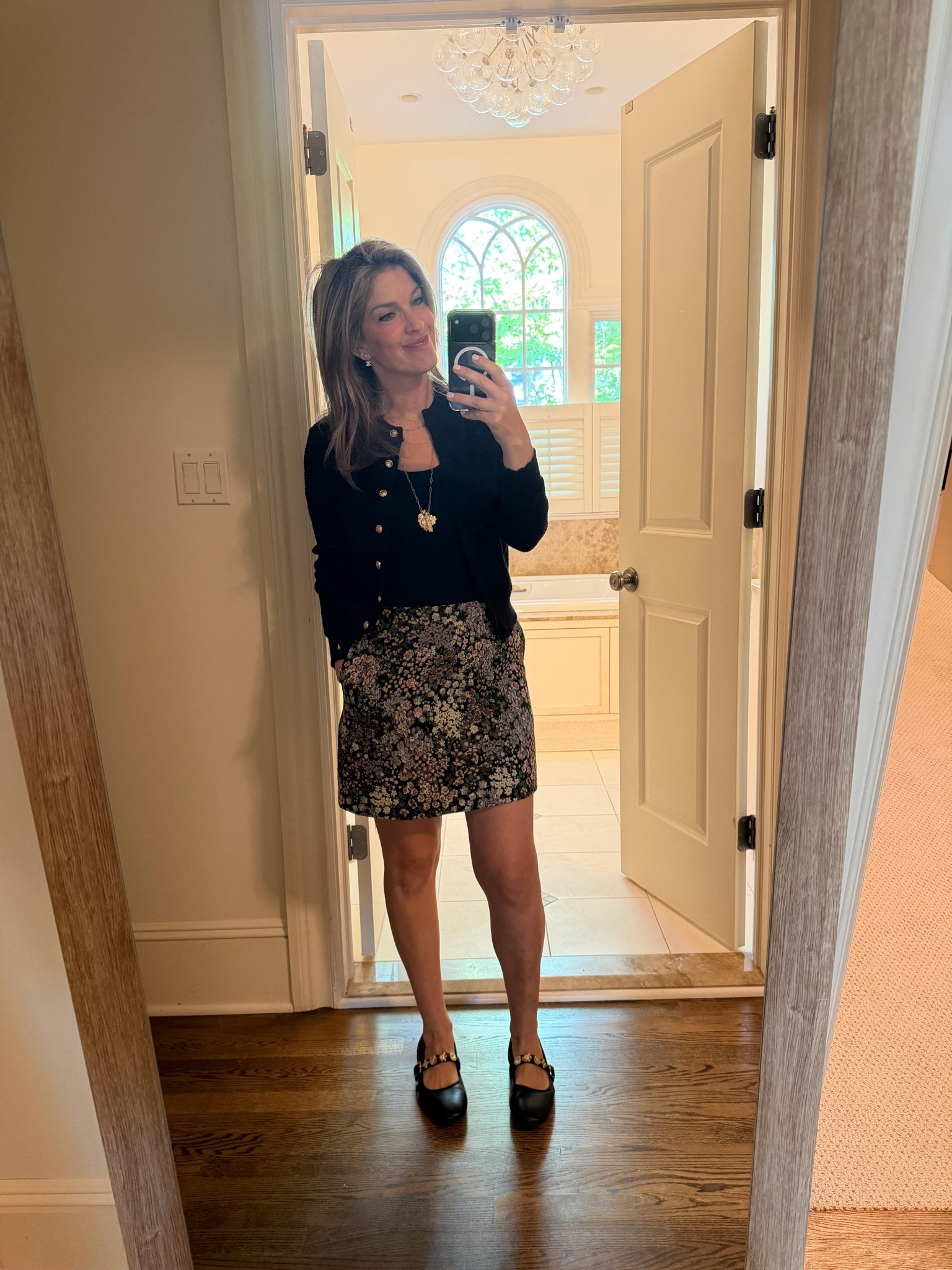This Walmart look screams designer! Comment “SHOP” for links - or shop via the link in my bio!

The skirt is such a good Veronica Beard dupe, and the textured cardigan sweater is giving Ba&sh for a fraction of the cost!

#walmartfinds #designerdupe #designerinspired

#LTKdayinmylife #LTKSeasonal #LTKgrwm