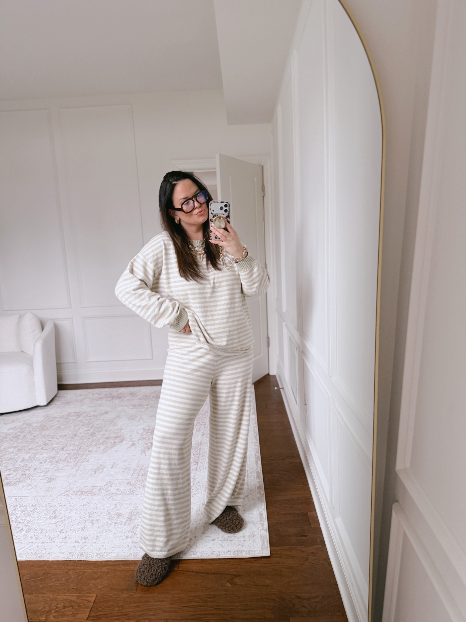 Wearing a large in all pieces

#LTKootd #LTKMidsize #LTKmomlife