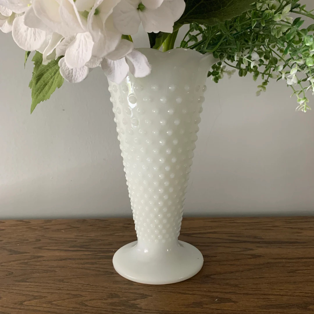 Vintage Milk Glass Vase  Anchor Hocking  Hobnail Pattern - Etsy | Etsy (US)