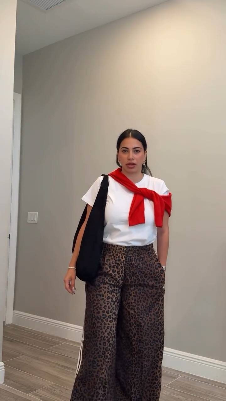 The mom behind the camera deserves her moment too — and your designer bag doesn’t belong in the washing machine 🫠

pants @adidas 
shirt @leset 
shoes @kizik 
bag @gap 
sweater @mango

 #getdressedwithme #ootd