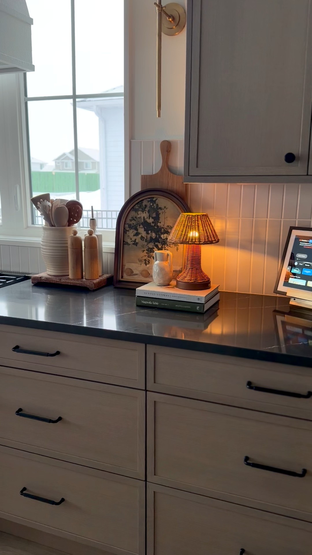 Still not over this rechargeable woven lamp 😍

#LTKFindsUnder50 #LTKHome