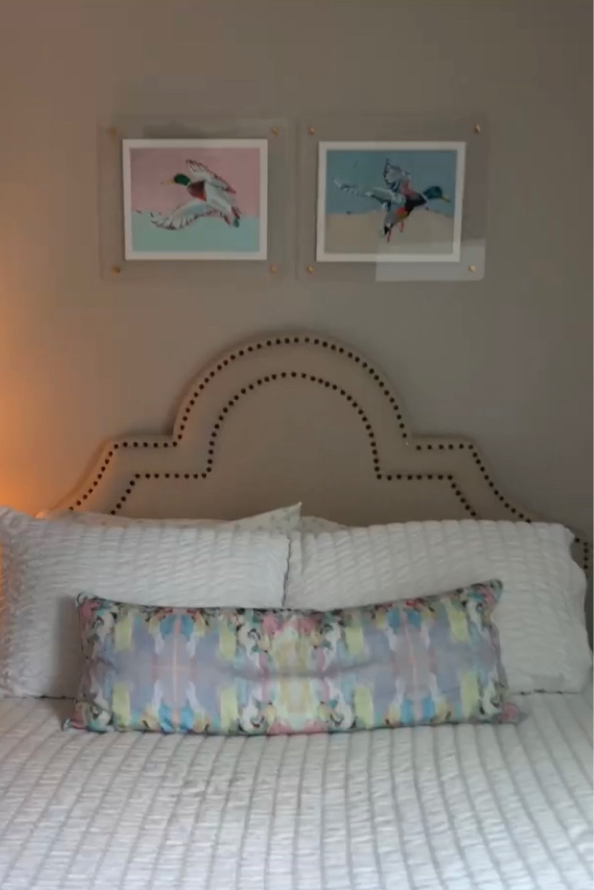 Shop my bedroom💕

Perfect the coastal grandmother trend with this simplistic coastal bedding set and headboard! 

Of course this gift guide is made with allergies in mind as I have to steer clear of down feathers and allergens that are common in the bedroom. 

#LTKhome #LTKstyletip #LTKSeasonal