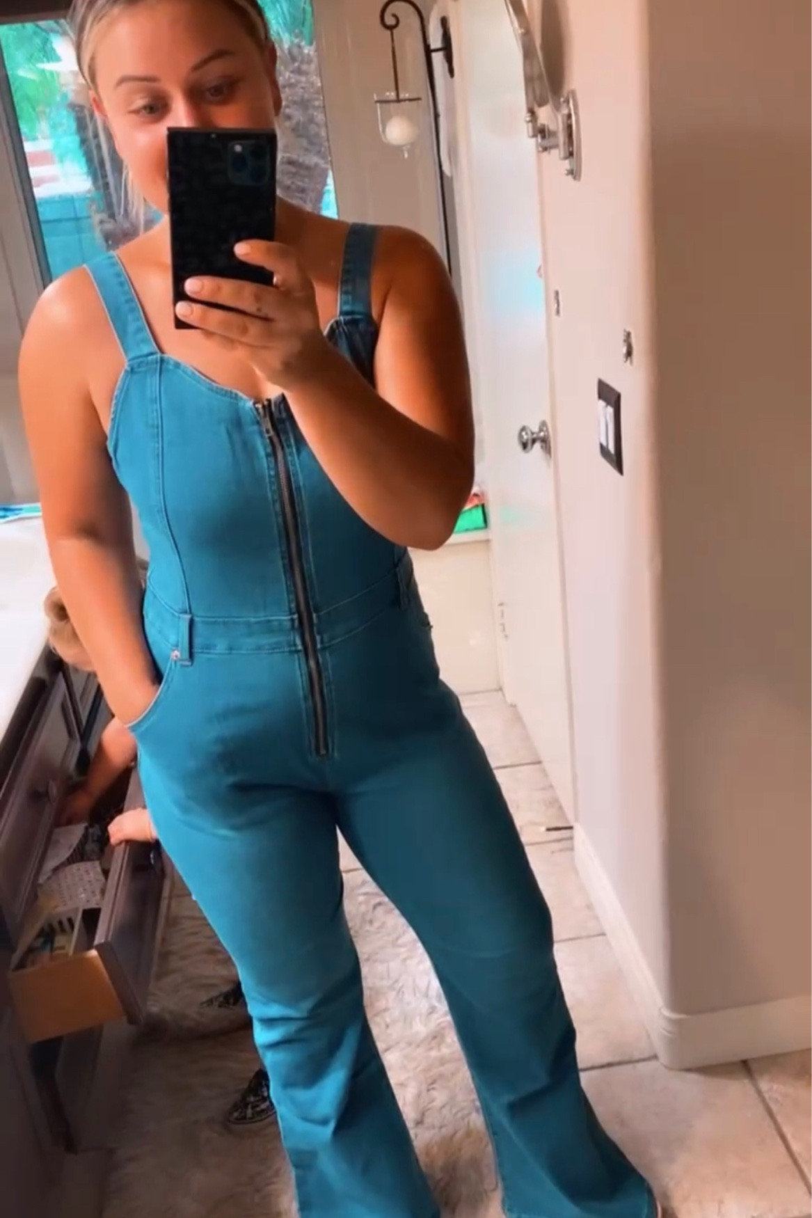 I’m a size medium top and size 6/8 jeans. I got a large but I’m going to exchange for a medium. Love it so cute and it’s on sale right now.

#LTKcurves #LTKSale #LTKfit