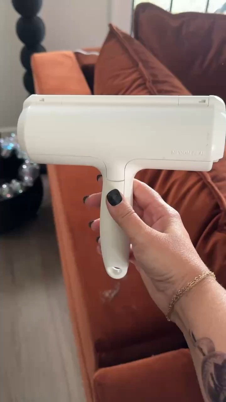 This lint roller is 10/10, buy it for yourself, your friends. It is a lifesaver for pet hair! 

 #LTKHome #LTKFindsUnder50 #LTKPets