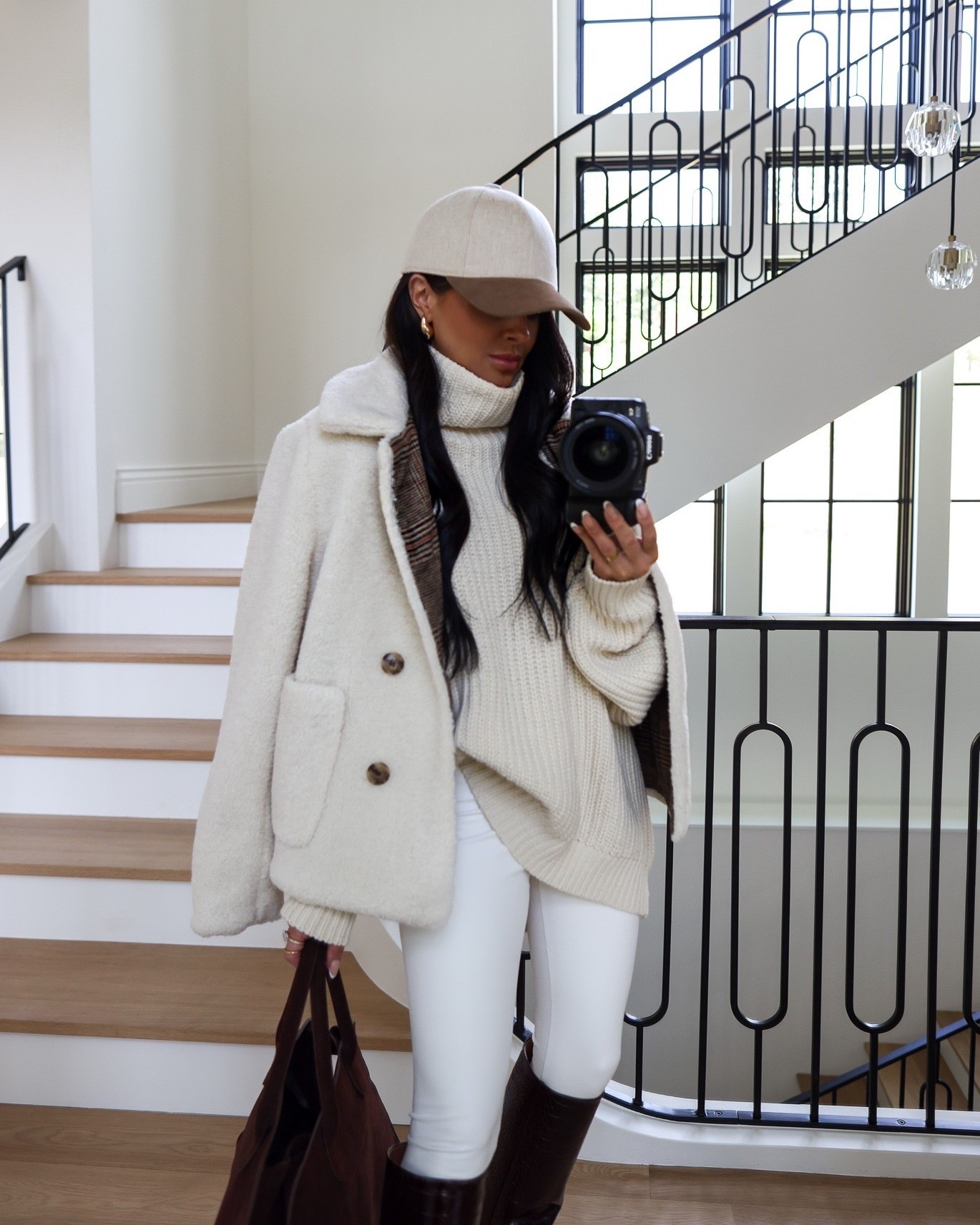 Winter outfit ideas
Ralph Laurent Sherpa jacket
Paris Texas boots 
Free people sweater 
Amazon the row suede tote 



#LTKSaleAlert #LTKSeasonal #LTKootd