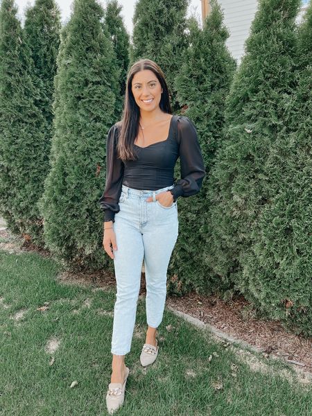 Fall date night outfit

Fall outfits, date night outfit, casual fall outfit, straight leg jeans

#LTKunder100 #LTKstyletip #LTKSeasonal
