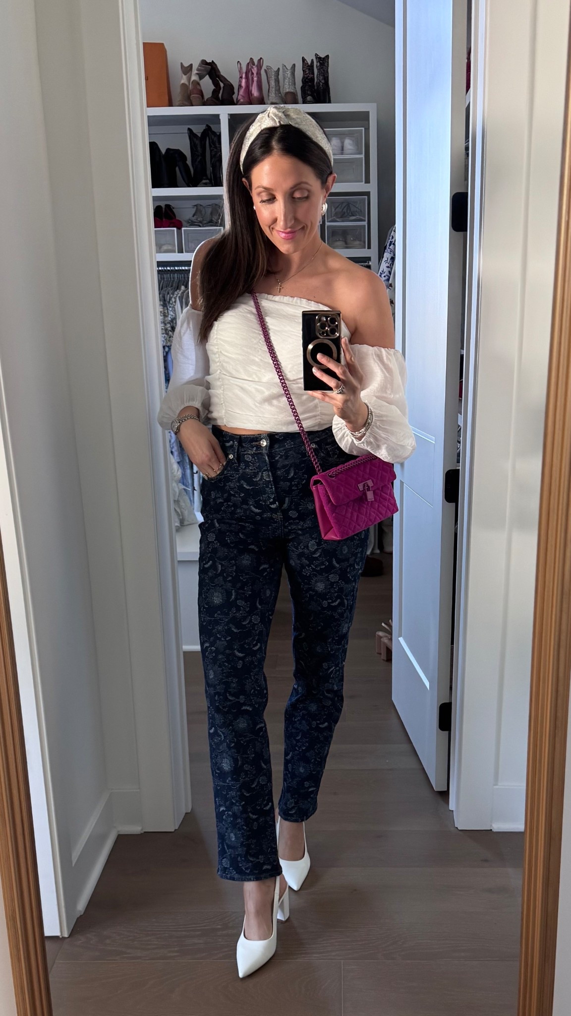 I have been a @kurtgeiger fan for years! All of his bags are so unique and add a pop of color to every outfit. My boys like to get me a new handbag every year for Mother’s Day because I wear them on repeat throughout the year. Here’s a few of faves from Nordstrom rack.

#LTKValentine #LTKSaleAlert