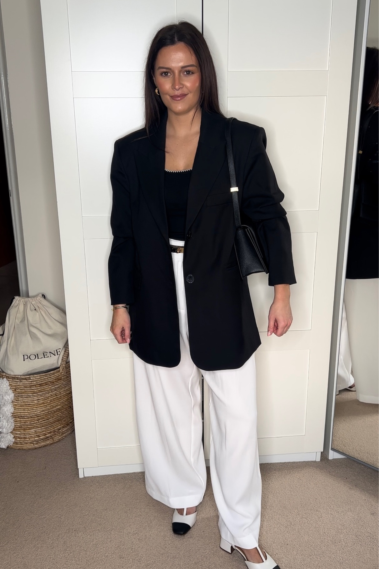 Monochrome spring outfit

Dissh black blazer (size M/12)
White trousers - river island (Size 12) i’ve had them taken up slightly and i’m 5’3 for reference 
Heels - River Island
Vest top- river island (size 10)
Amazon belt (adjustable size)
Black Cafune Bag 

#LTKeurope #LTKmidsize #LTKworkwear