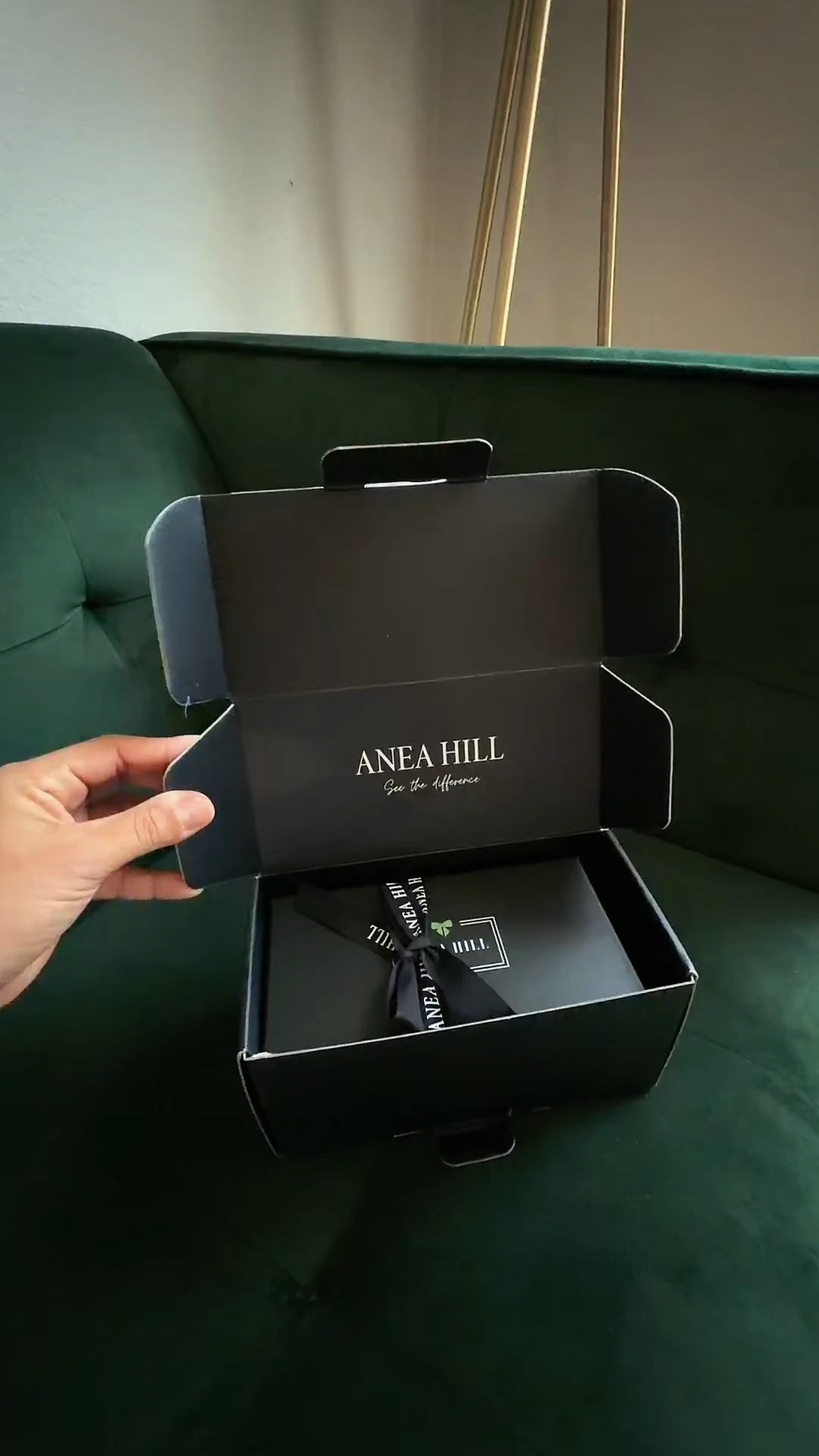 finally got my hands on these sunnies 😍🖤 the vibe is everything

#sunglassesstyle #accessoriesoftheday #everydaystyle

#LTKSeasonal #LTKdayinmylife #LTKBeauty