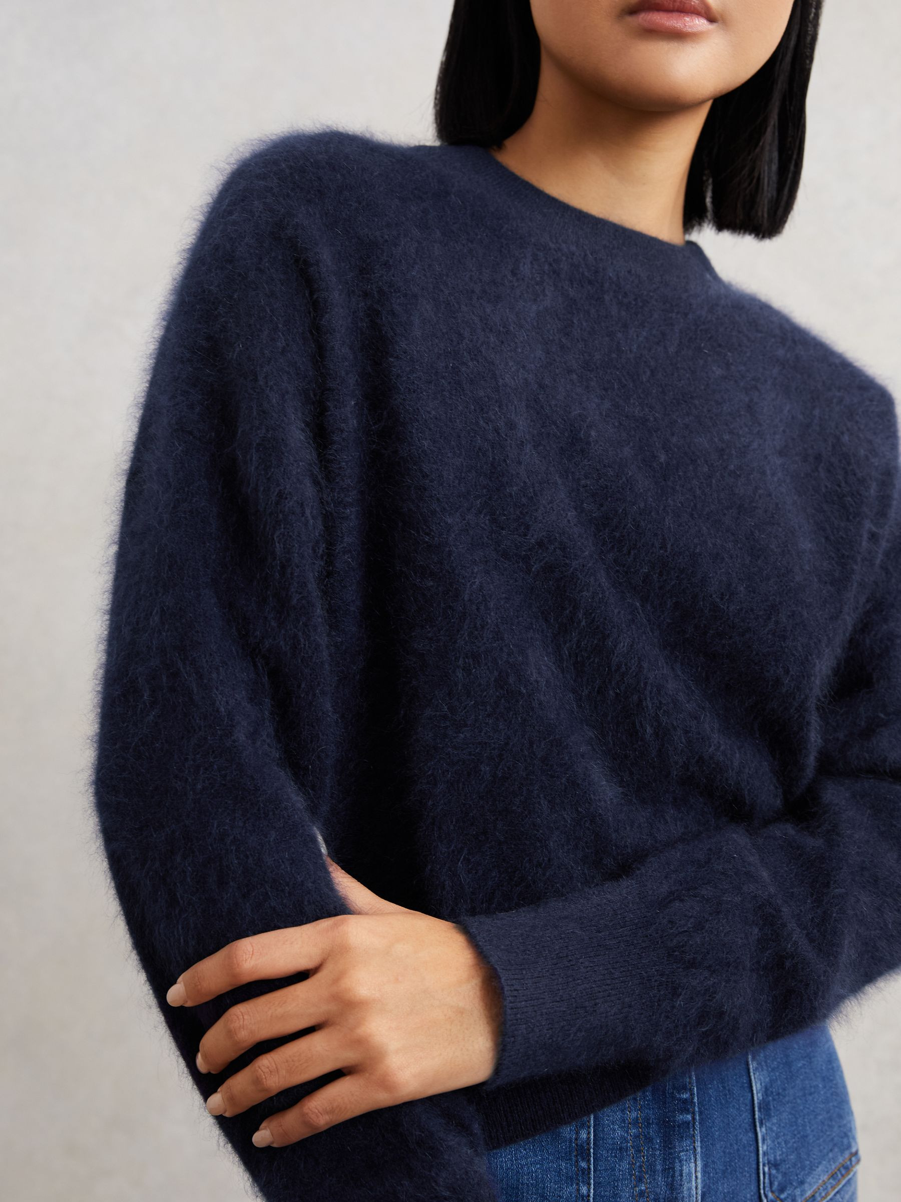 Brushed Cashmere Crew Neck Jumper in Navy | Reiss DE
