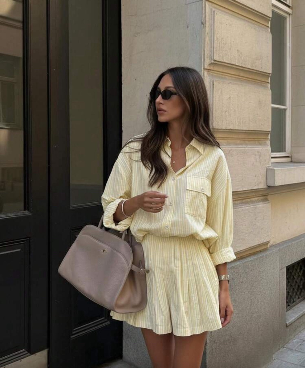 Start update your spring wardrobe with 
2pcs Women's Set: Pleated High Waist Shorts + Striped Long Sleeve Shirt, Spring/Summer/Autumn Multi-Functional Casual Outfit, Suitable For Work, Hangout, Travel, Campus, Striped Casual Elegant Shirt With Button Front Pockets And Shorts. Comes in pink and white. 
USE CODE: 2N994J7
and checkout for additional discount. 🏷️🔖🛒
