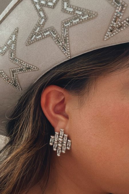 Ember Vintage Crystal Stud Earrings , Kendra Scott, Silver accessories 

#LTKSpringSale #LTKtravel #LTKstyletip