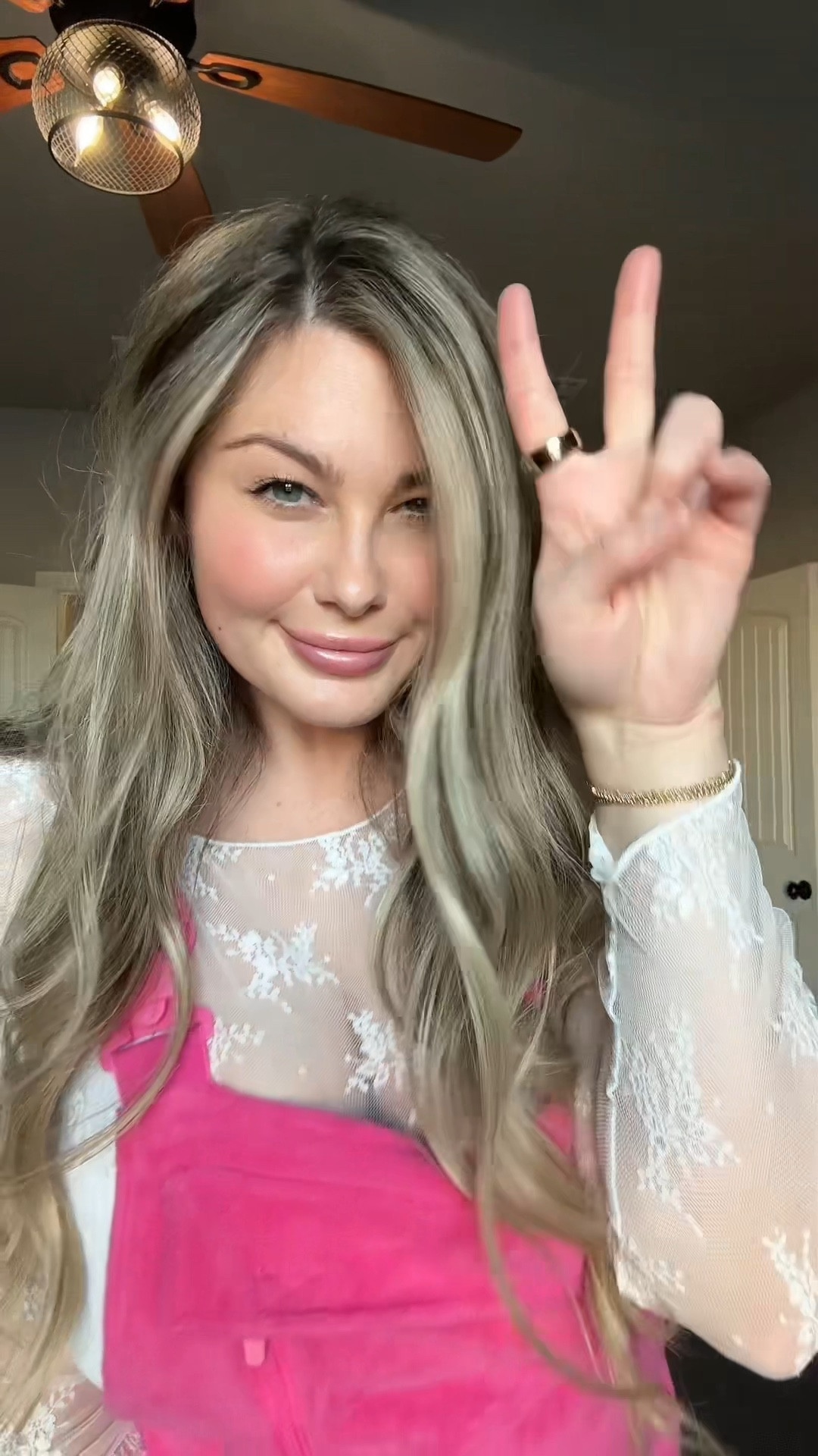 The softest jumpsuit 🧸


#LTKStyleTip #LTKMidsize #LTKVideo