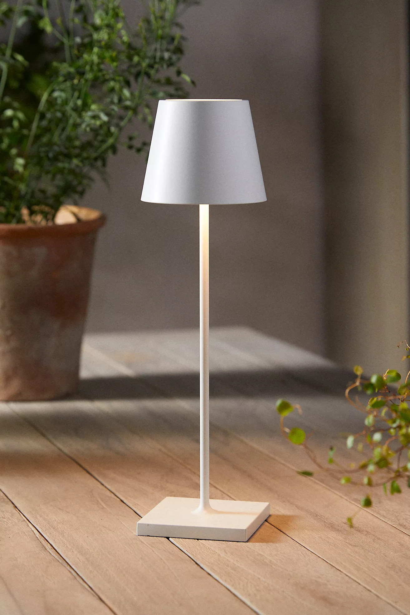Rechargeable LED Table Lamp | Terrain