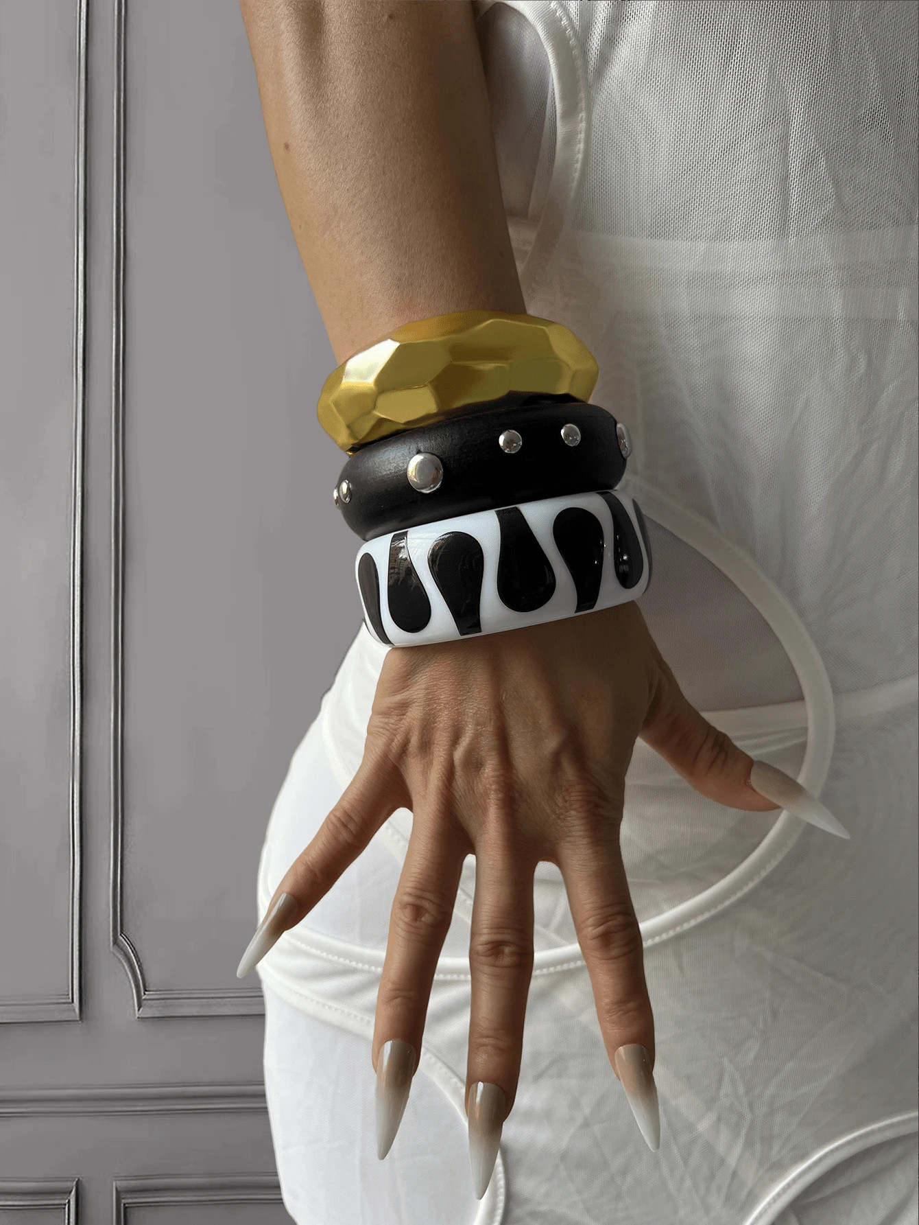 NEW4pcs Unique Bracelet Set, Including Gold Bracelet, Resin Bracelet, Black Bracelet, Wide Bracel... | SHEIN