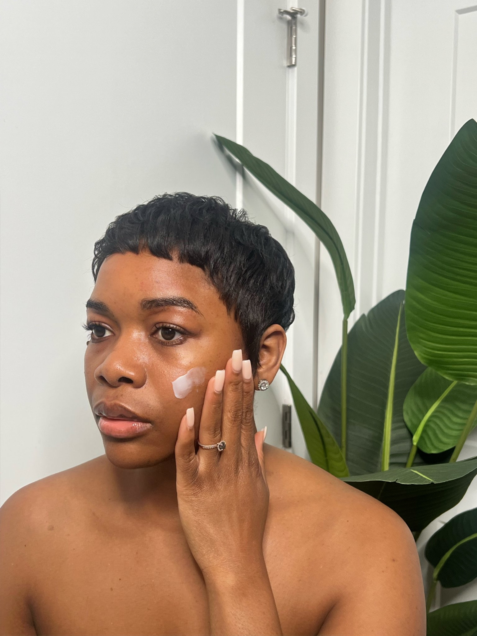 𝐒𝐤𝐢𝐧 𝐂𝐚𝐫𝐞 𝐑𝐨𝐮𝐭𝐢𝐧𝐞: 5 𝐬𝐢𝐦𝐩𝐥𝐞 𝐬𝐭𝐞𝐩𝐬  1. 𝗙𝗮𝗰𝗲 𝗪𝗮𝘀𝗵 (@panoxyl <—- what I use) #DryCleansing  : Without adding water you apply the product to your entire face and massage it in. Once it’s completely dry you wan off using lukewarm water. This is said to be a good technique for #AcneProneSkin   2. 𝗧𝗼𝗻𝗲𝗿 (@belifusa <—- what I used) This is important to help remove access dirt and debris from the skin surface. I especially love my toner pads because it also exfoliates.  3. 𝗙𝗮𝗰𝗶𝗮𝗹 𝗦𝗲𝗿𝘂𝗺(𝘀) ( #Oliology  <<— what I used)  * Glycoclic Acid & Vitamin C: Dark spot corrector  * Salicylic Acid & Niacinamide : Pore Minimizer  4. 𝗠𝗼𝘀𝗶𝘁𝘂𝗿𝗶𝘇𝗲𝗿 (𝗳𝗮𝗰𝗲 & 𝗹𝗶𝗽𝘀) ( @belifusa (moisturizing bomb) @laneige_us (lip sleeping mask)  5. 𝗦𝘂𝗻𝘀𝗰𝗿𝗲𝗲𝗻 (𝗦𝗣𝗙 30+) (@supergoop unseen sunscreen)  All items linked in my @shop.ltk profile (bio) 💋 #tonerpads  #toner  #skincare  #skincareroutine  #easyskincareroutine  #bestskincareroutine  #panoxylfacewash  #panoxyl #supergoopsunscreen #sunscreen #belif #beliftonerpads