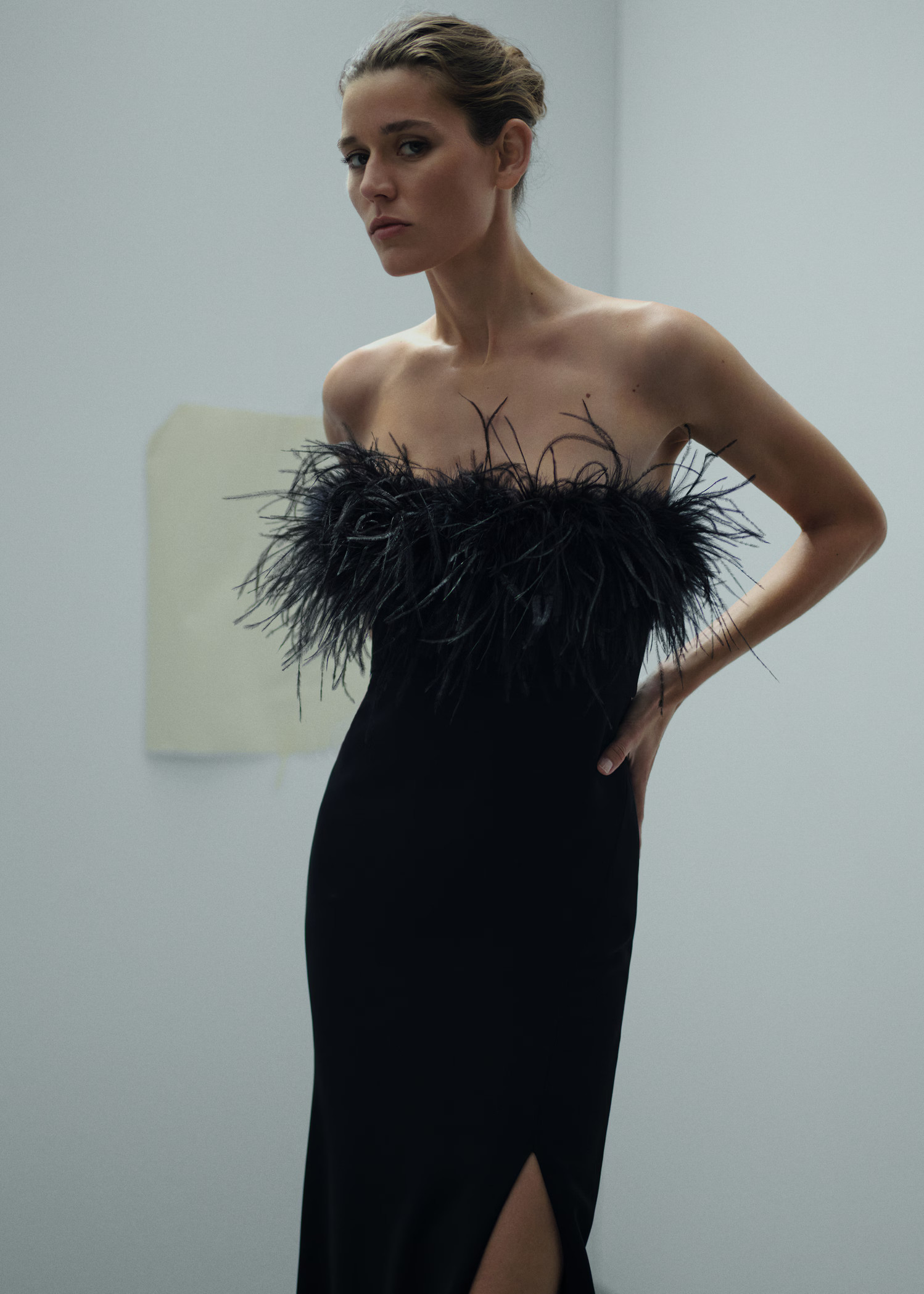 Strapless dress with feather detail | MANGO (US)