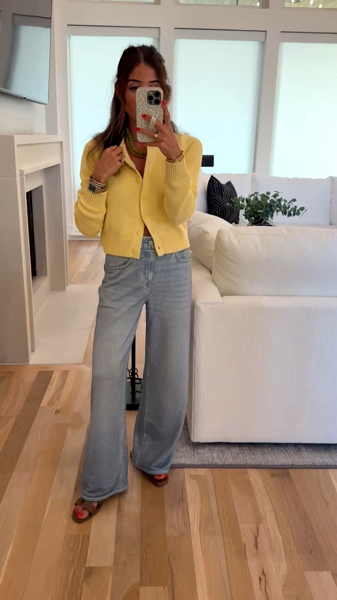 Sweatpant jeans that are actually petite friendly so comfortable you could travel on them pair it with this really cute yellow cardigan. That’s not two boxy and can be worn to the office. Size xxs