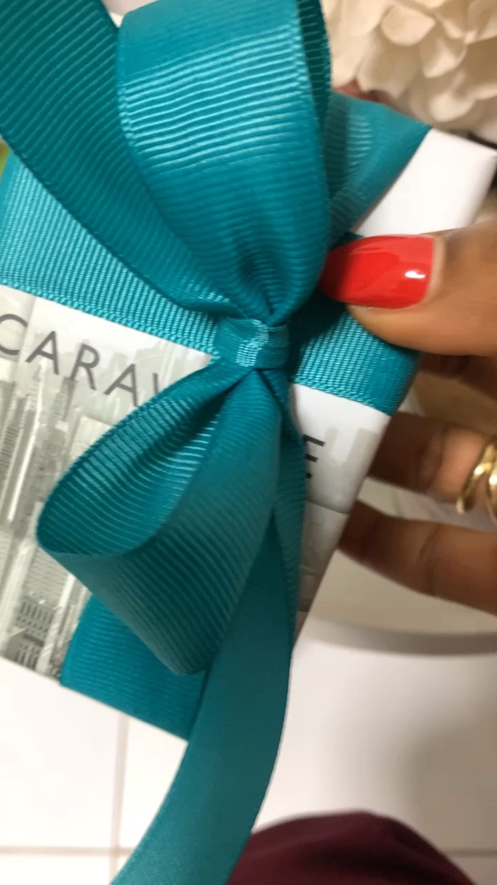 What’s in my box? 

#LTKGiftGuide #LTKWorkwear #LTKHoliday