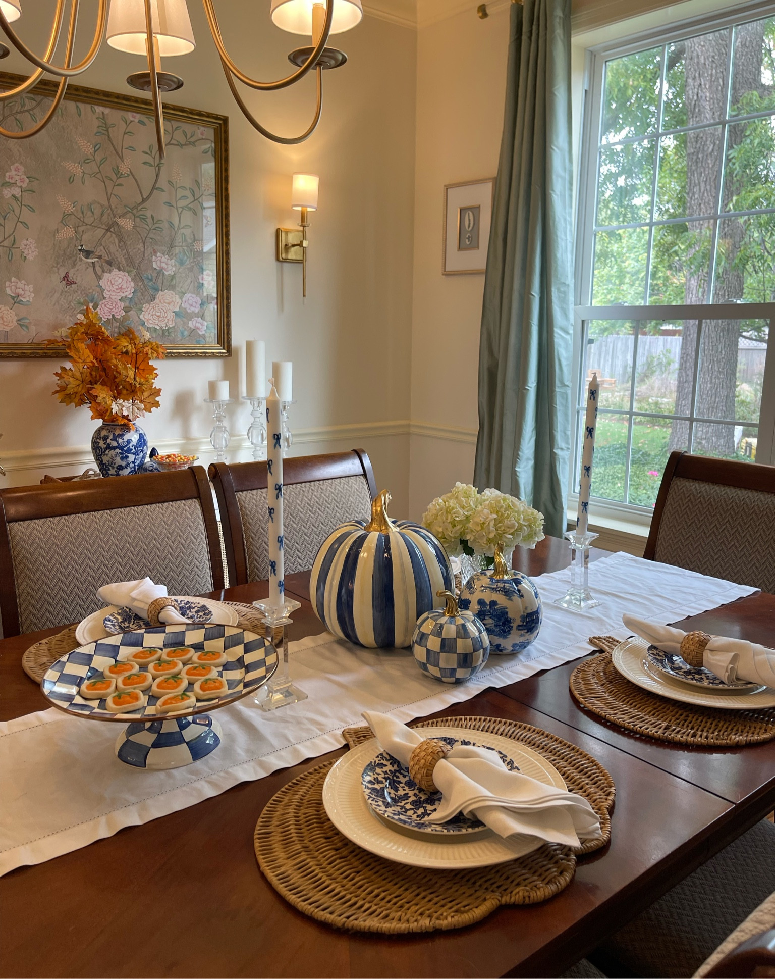 I just love a blue & white fall 🩵💙🤭

#LTKFindsUnder100 #LTKSeasonal #LTKHome