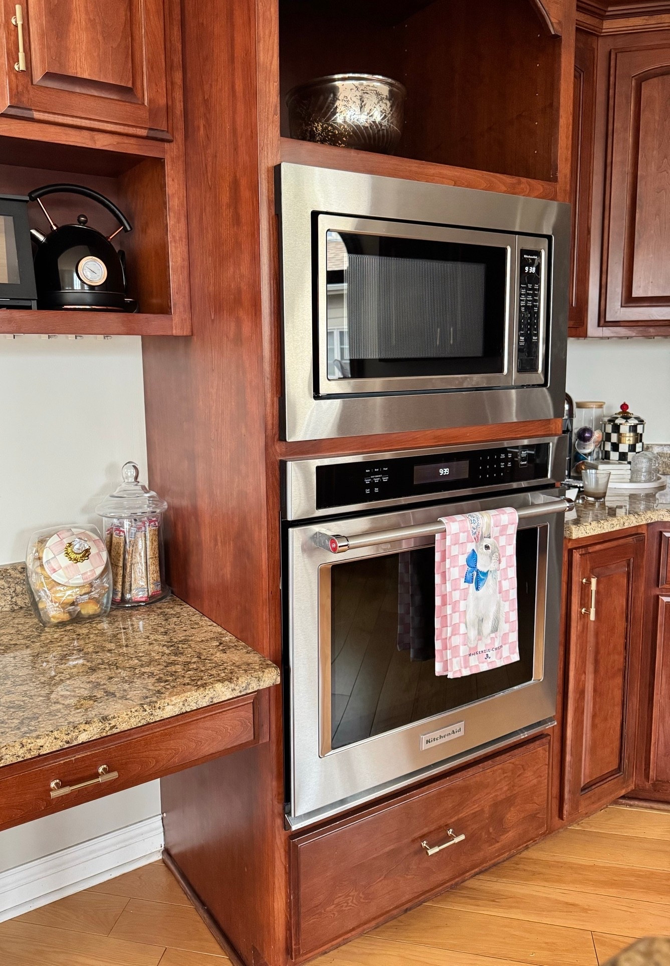 Small details that make your kitchen feel like spring 🐰

#LTKHome #LTKmomlife #LTKdayinmylife