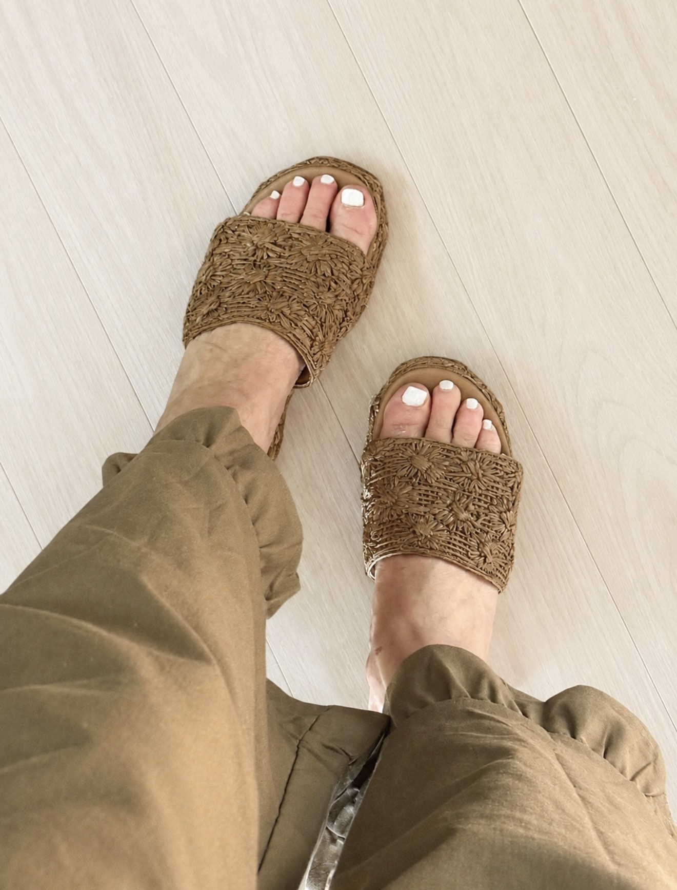 These are my favorite new wedges, go with everything and so pretty 

Amie Pagan, Target style, sale alert, summer wedges,

#LTKootd #LTKSaleAlert
