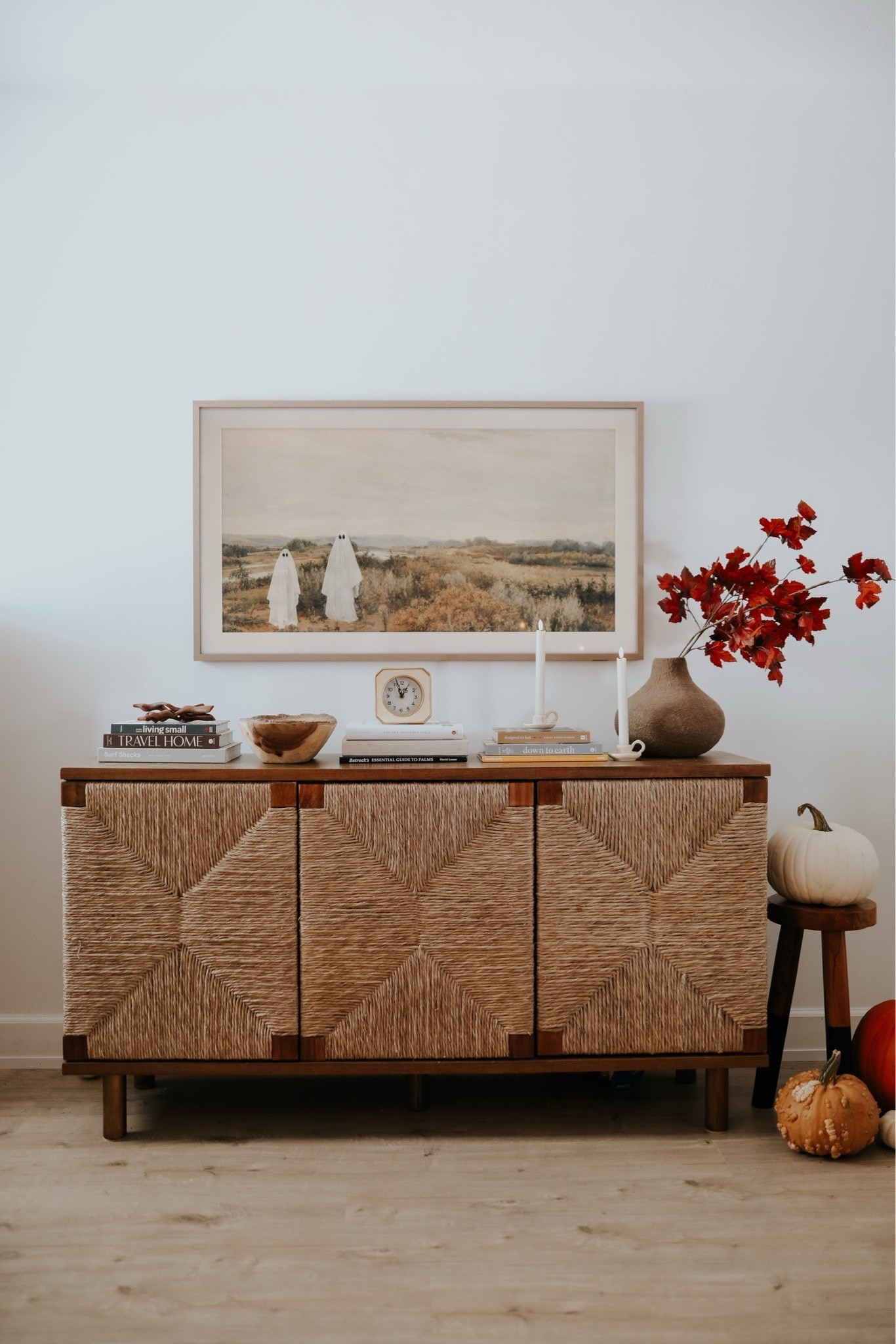 Here's the easiest way to decorate your home for fall and Halloween...add art to your TV! Here's the kicker it's doesn't have to be a frame TV either. Which ones your favorite?
Sharing all of these TV art finds and man more on the blog! 

#LTKHoliday #LTKHalloween 

Follow my LTK @kourtnileigh on the @shop.LTK app to view this post and get my exclusive app-only content!

#liketkit #LTKSeasonal
@shop.ltk
https://liketk.it/4kGJ2

#LTKHome #LTKSeasonal