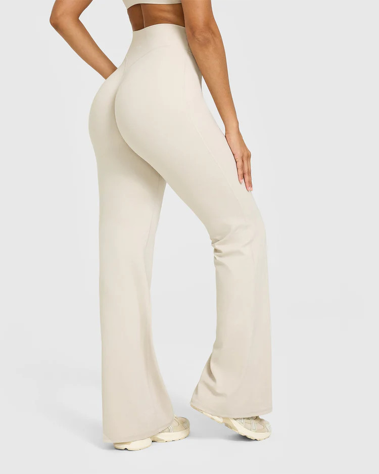 SoftMotion™ Flared Bottoms with White Logo 
 Sand | Oner Active (UK / US)