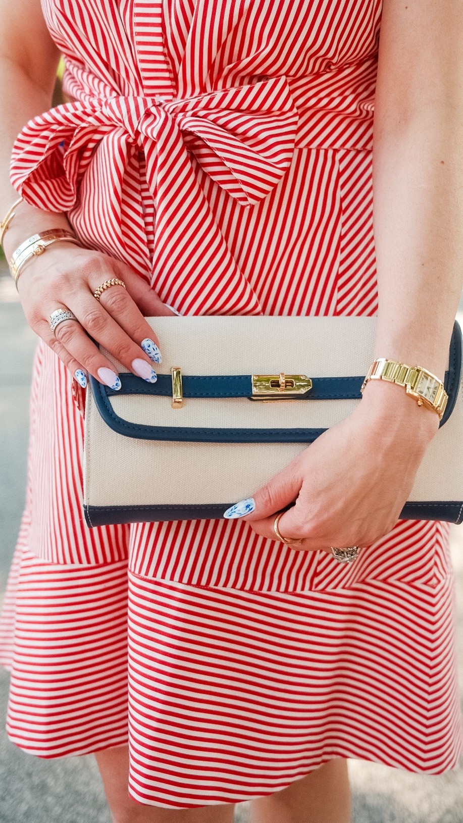 The perfect summer clutch that comes in many colors. The navy is my fave!

#LTKSeasonal #LTKootd #LTKmorningroutine