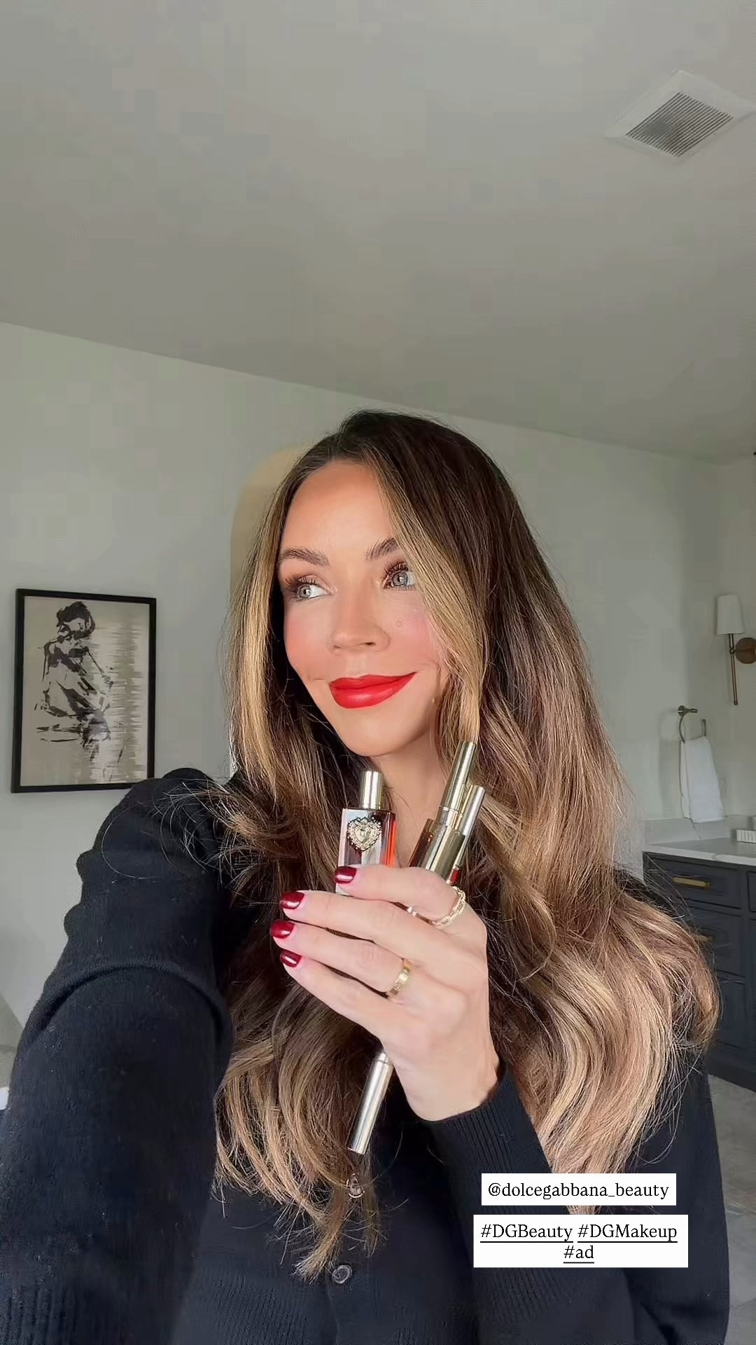 Dazzling Red Holiday Set from @dolcegabbana_beauty ❤️🎄 the perfect holiday red lip! 
#DGBeauty #DGMakeup #DGHoliday #ad