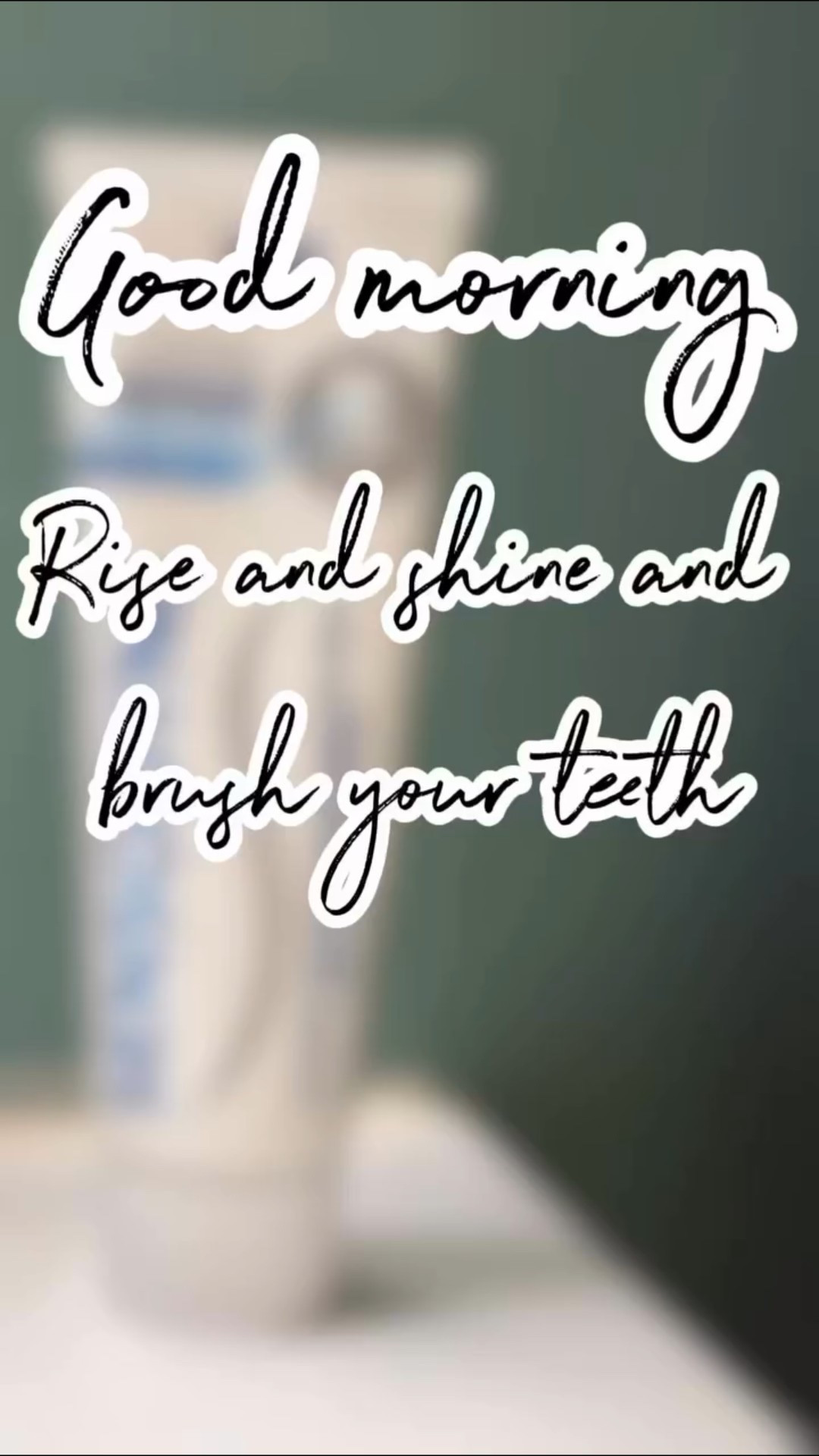 If you’ve got sensitive teeth and want something that still leaves you with that minty-fresh boost, this toothpaste is the perfect combo! influenster sensodyneus #complimentary #Sensodyne #toothpaste #productreviewer @influenster @sensodyneus