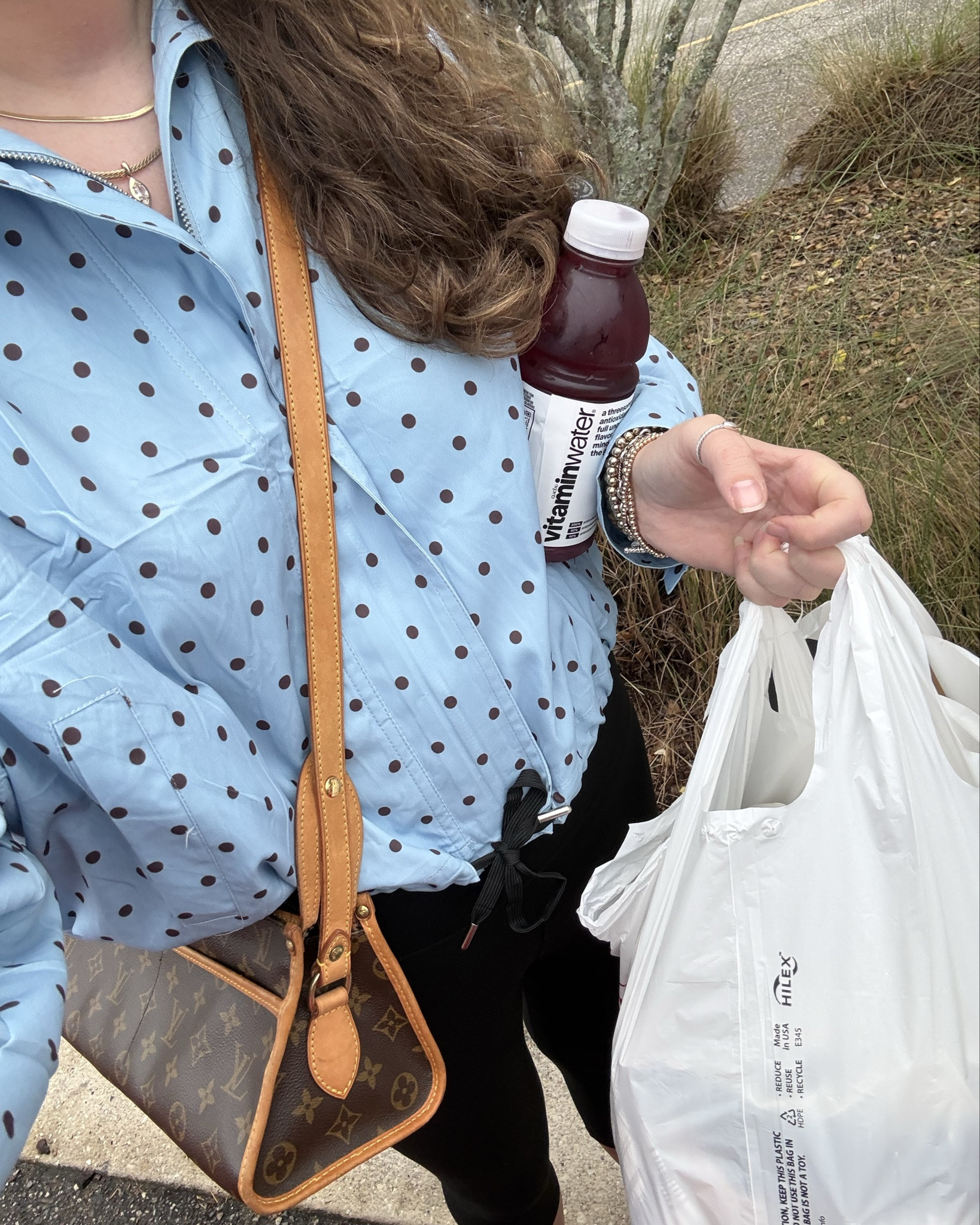 Solo Saturday shopping🩵🤎 love this cutie rain jacket I got from Amazon, it’s lightweight and perfect for a rainy overcast day! Also loving that capris are back, these capri leggings are perfect to throw on and go run errands🛍️ #outfitdeets

#LTKdayinmylife #LTKootd #LTKSeasonal