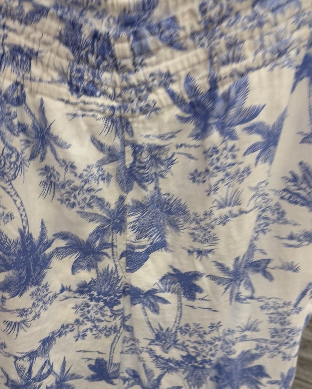 Cute flowy pants from @target 😍🩷💙 They come in 5 colors! 

#LTKTravel #LTKOver40 #LTKgrwm