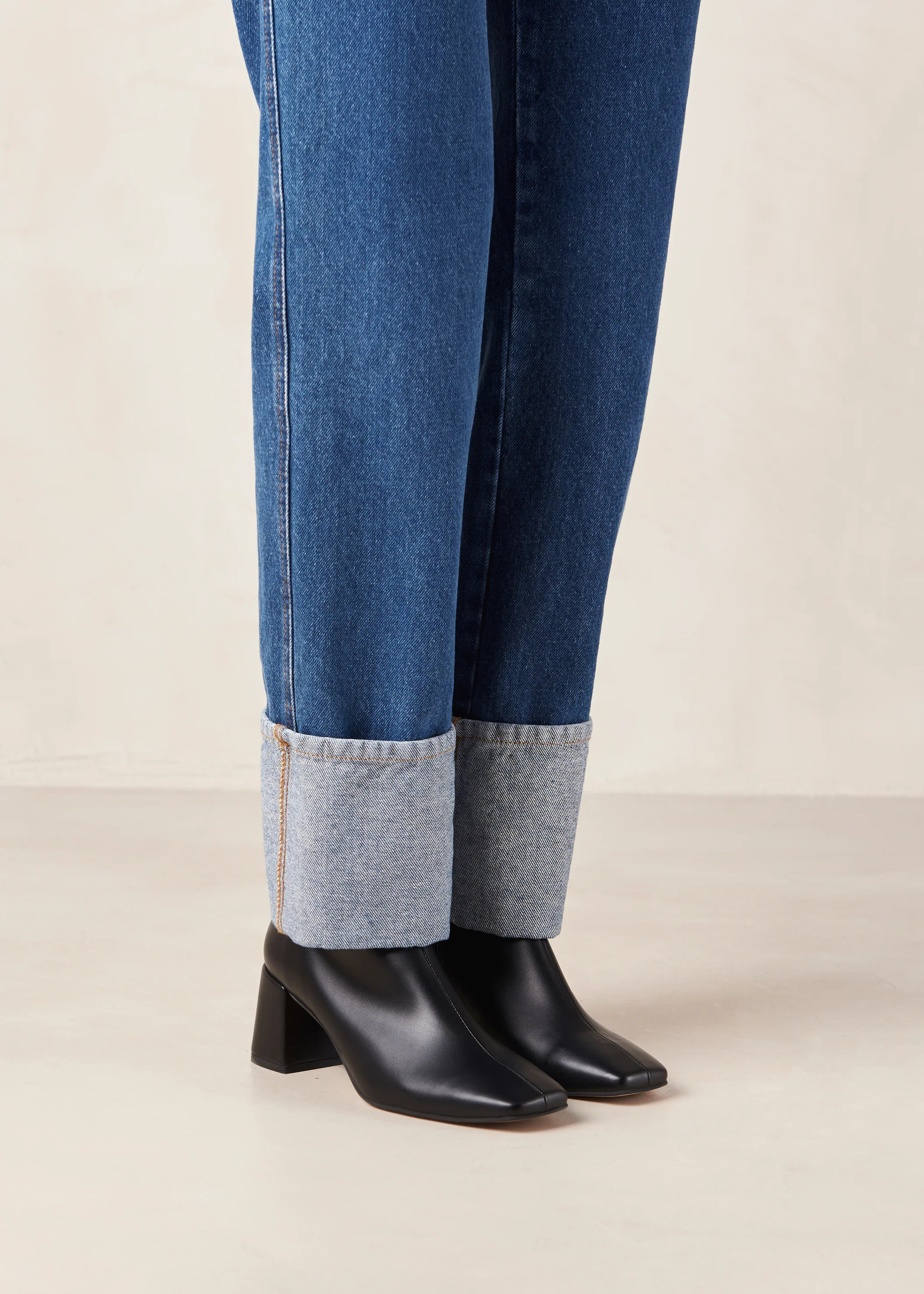 Watercolor Black | SVEGAN | Alohas AU