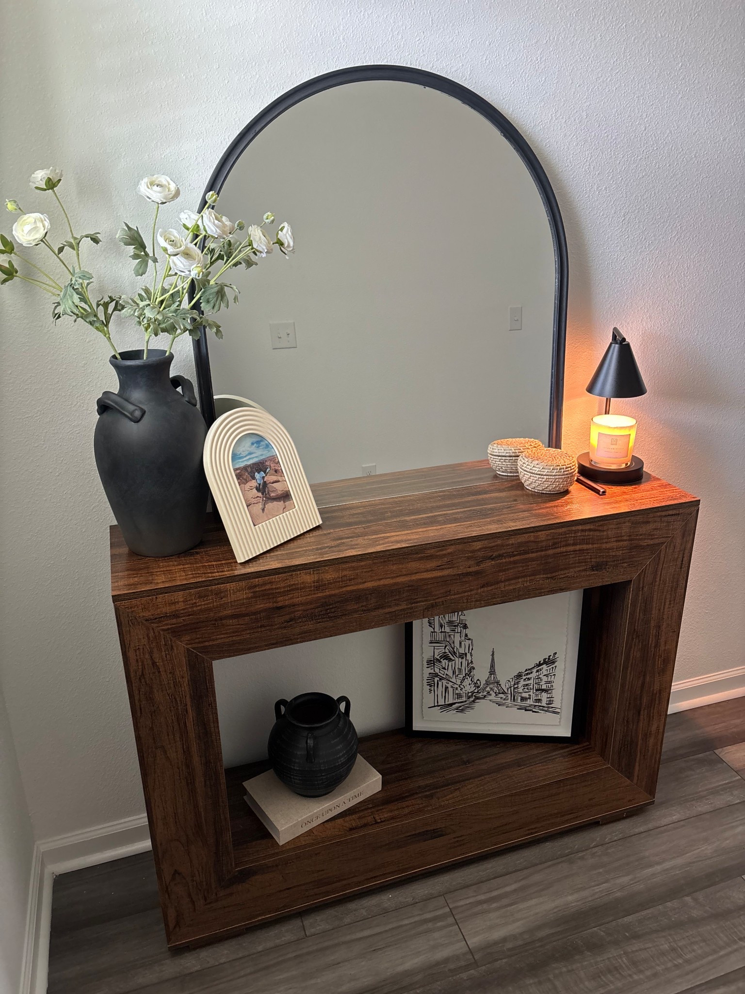 Perfect Entry Table! #homedecor #amazonfinds #modernhomedecor 