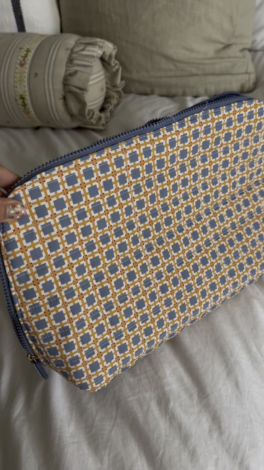 Huge travel makeup bag 

#LTKMothersDay #LTKdayinmylife #LTKTravel