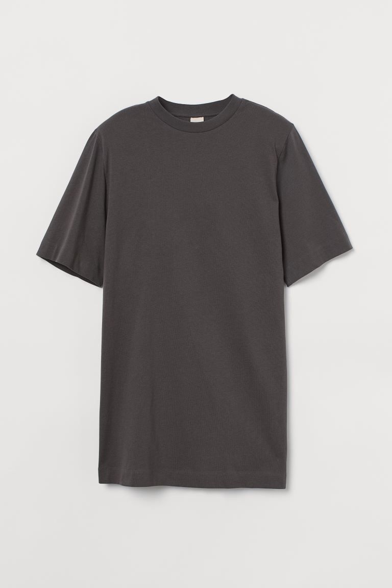 T-Shirt-Kleid mit Schulterpads | H&M (DE, AT, CH, NL, FI)