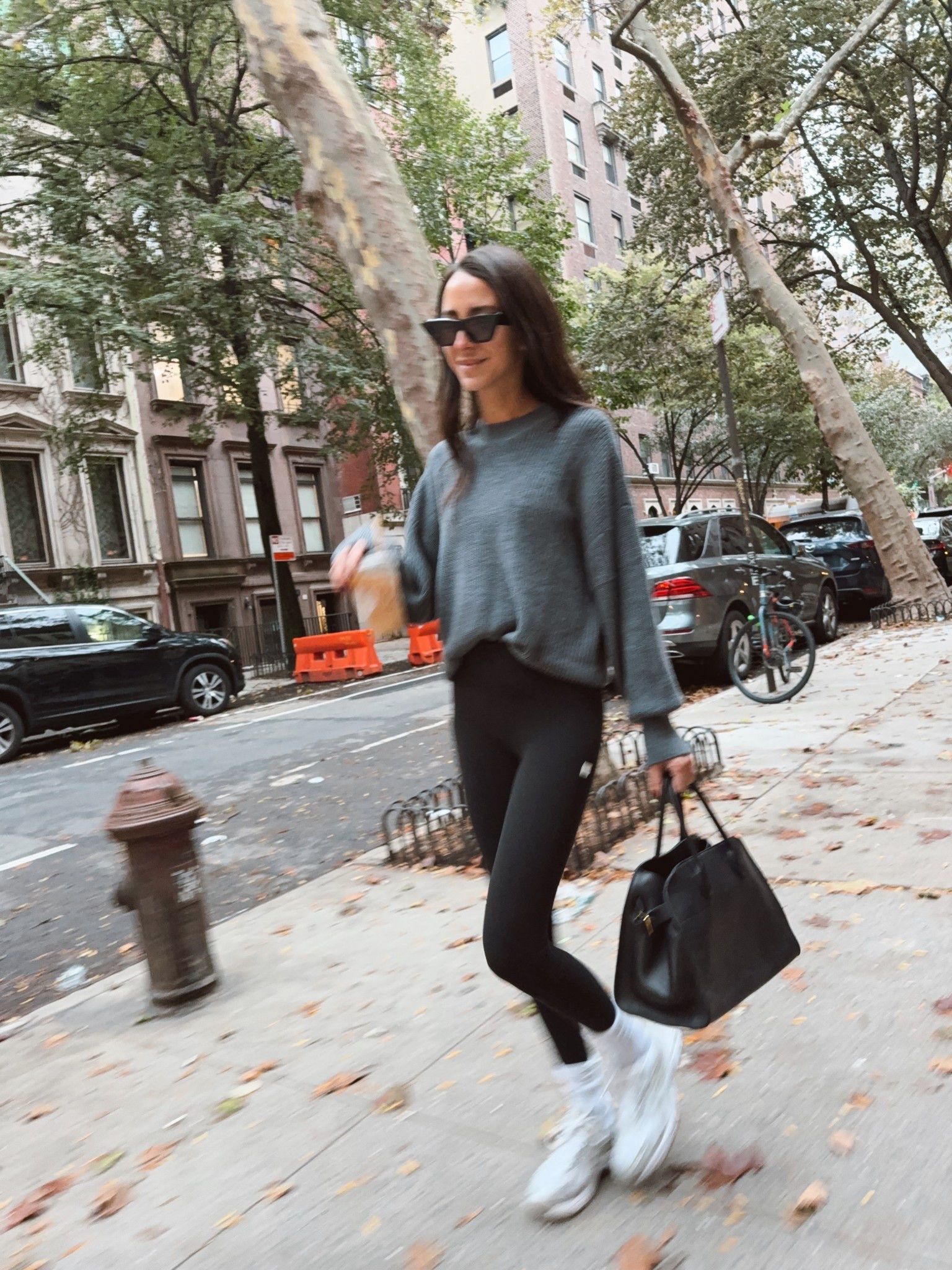 How I’m styling these layered fall staples from Vuori for school drop-off. Effortless, chic, and perfect for busy days on the go. #VuoriPartner @vuoriclothing