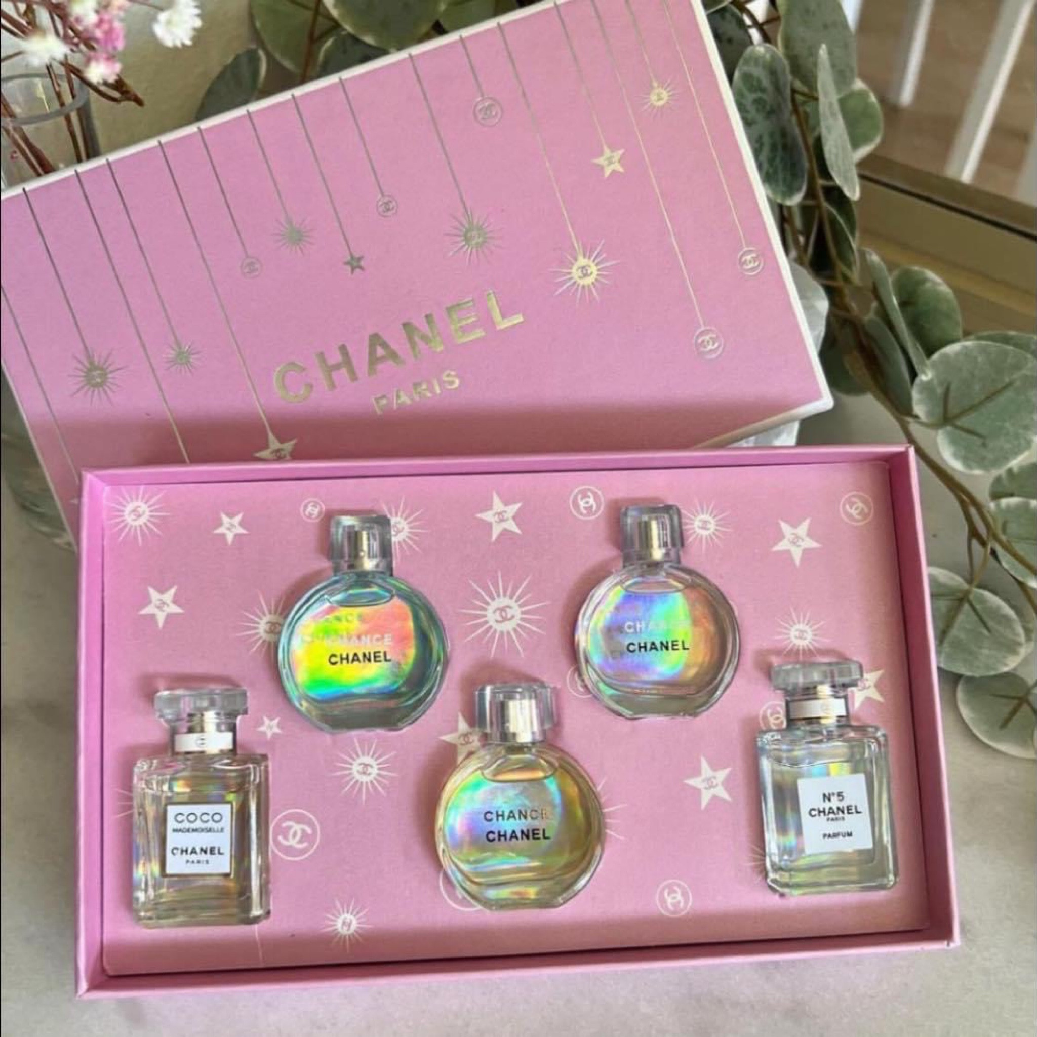 Chanel - Mini perfumes - Christmas #GiftGuide