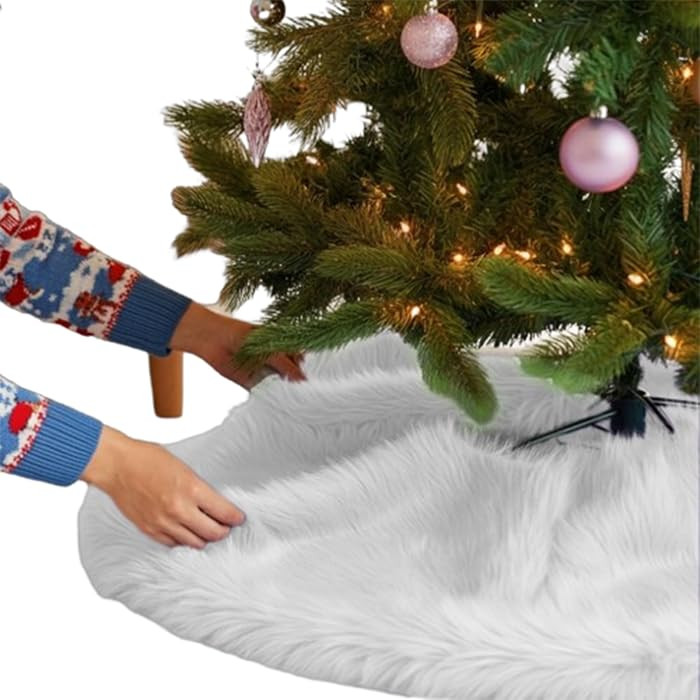 FabricLA Faux Fur Tree Skirt White - Fluffy Tree Skirt - 48 inches (121cm) Diameter Christmas Tre... | Amazon (US)