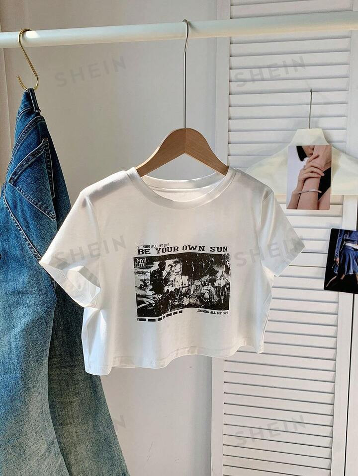 SHEIN EZwear Slim Fit Printed Band Logo Round Neck Short Sleeve T-Shirt | SHEIN