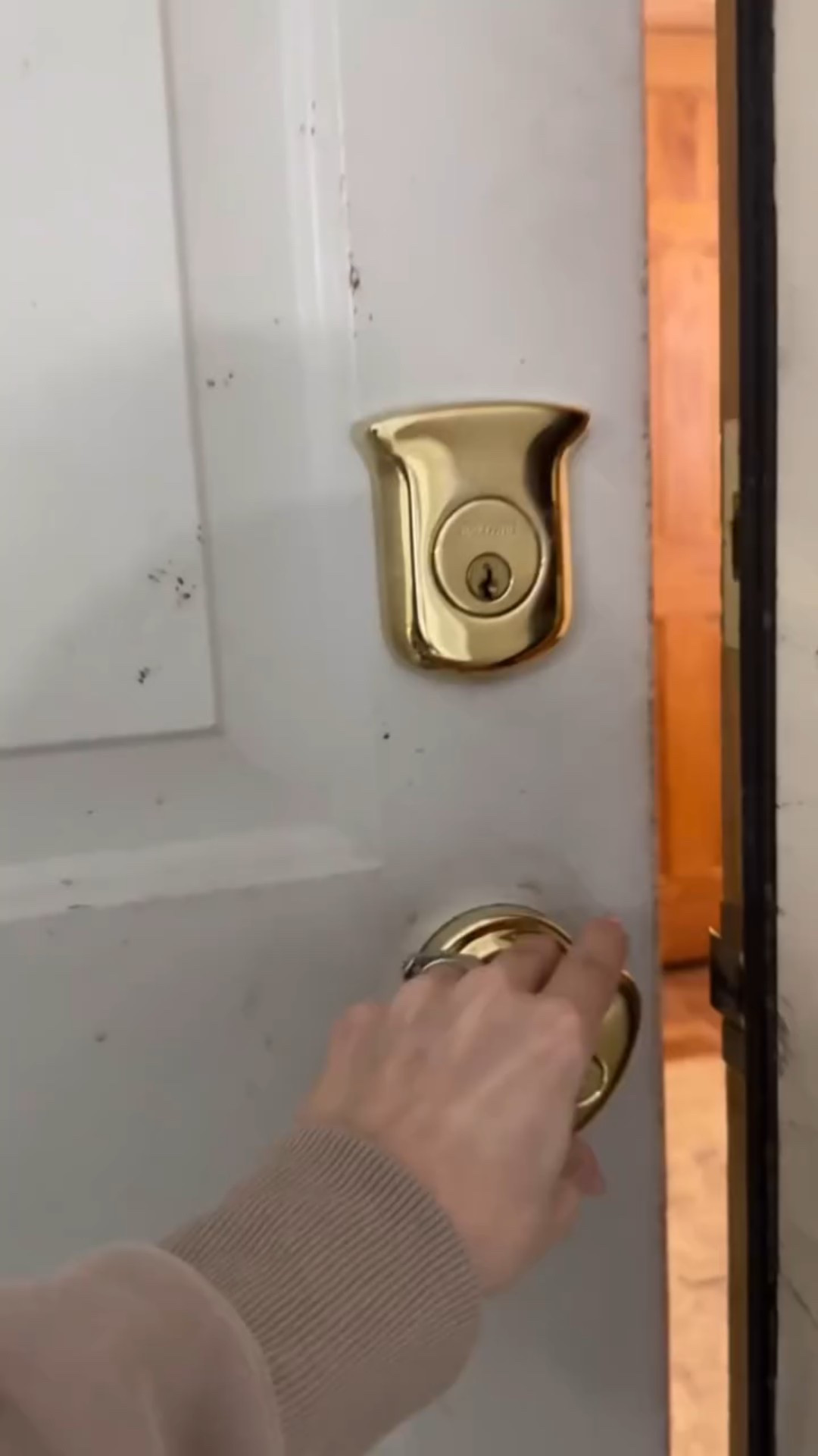 ✨ MUDROOM REVEAL ✨ This room has officially left 1990 and entered 2025… and DAMN SHE LOOKS GOOD 😉

When most people enter our house, they come through the side door and enter into this mudroom. I feel like for so long. It hasn’t been an accurate representation of all the work I’ve done in all the other areas of our home and so I wanted the first thing that people to see to feel the same as the other rooms that I’ve already poured so much love into.

I wanted to keep the design simple, but my hope is that it would feel inviting and cozy, and that the vintage style wallpaper and bead board paneling would still keep our homes, character and charm. 

Huge thanks to my friends over at @extraspace for sponsoring this project! If you’re looking for a storage facility, they are the best and have locations nationwide! #ExtraSpacePartner

What do you guys think?! I think I wanna put something on the wall next to the laundry room door… But it’s technically behind the side door that you come in. Would it be weird to have something on that wall if the door were open? I can’t decide…

#mudroommakeover #entryway