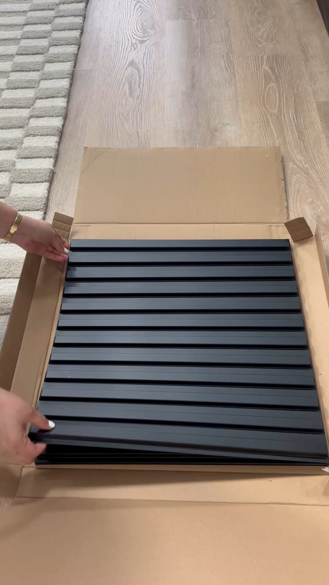 An easy DIY home project to easily transform a plain wall. Comes in different colors 🖤

Home
Home decor
Wall tiles
DIY 

#LTKStyleTip #LTKWatchNow #LTKHome